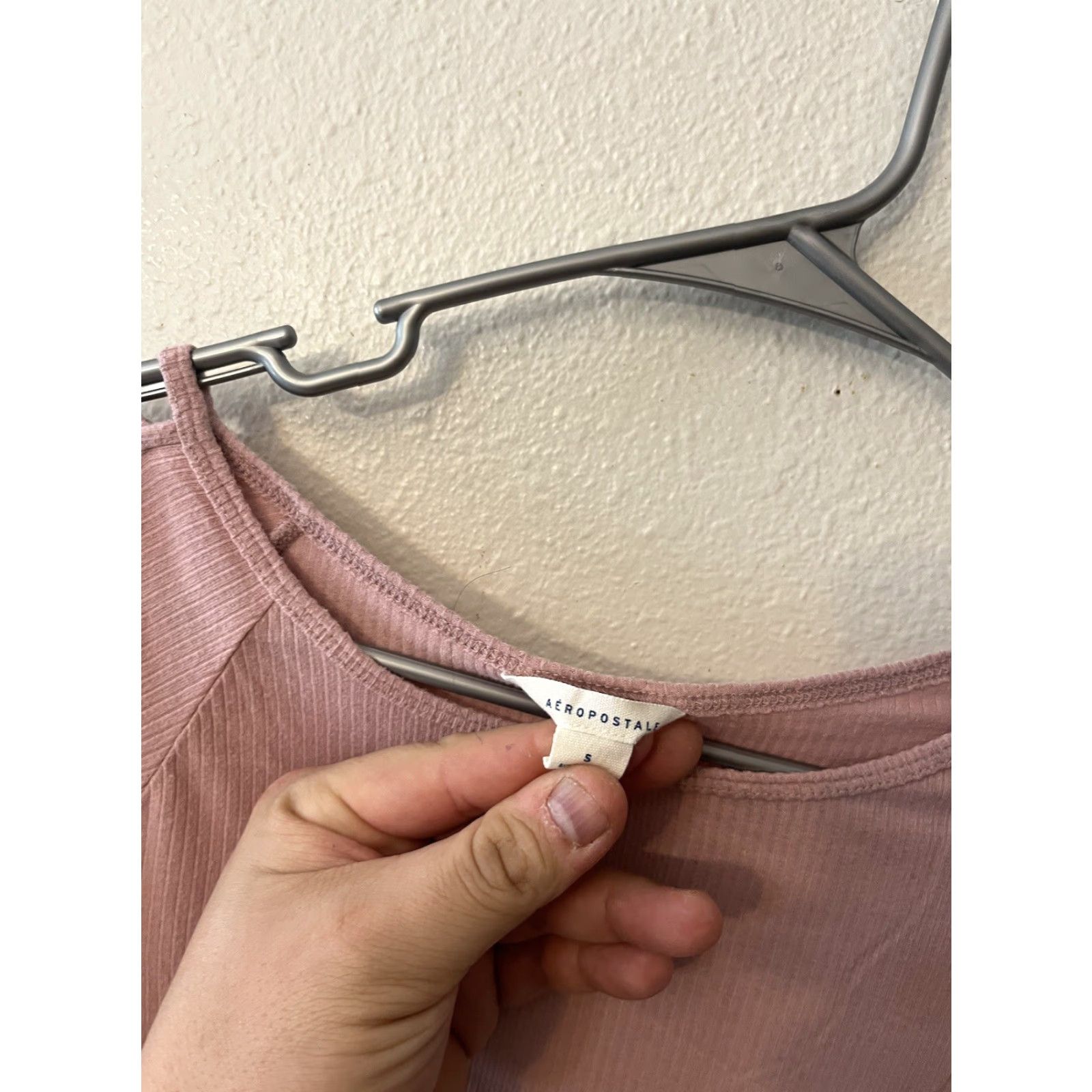 Aeropostale A'EROPOSTALE Blouse Shirt Pink Size S 3/4 Sleeve Round Neck Satin Rayon Woven Knit Tunic Womens Casual Travel Size S / US 4 / IT 40 - 2 Thumbnail