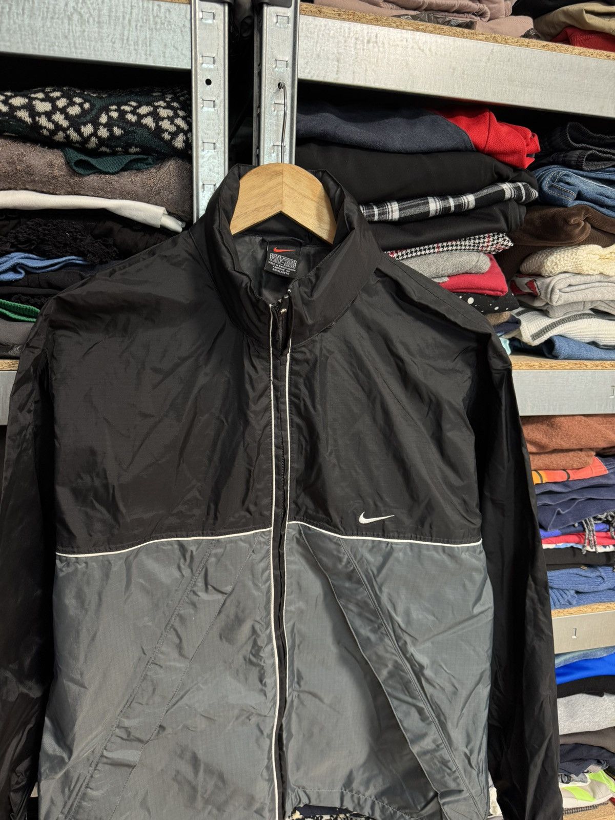 Nike Vintage Nike Mens Nylon Track Hooded Jacket Zip Windbreaker Size US XS / EU 42 / 0 - 2 Thumbnail