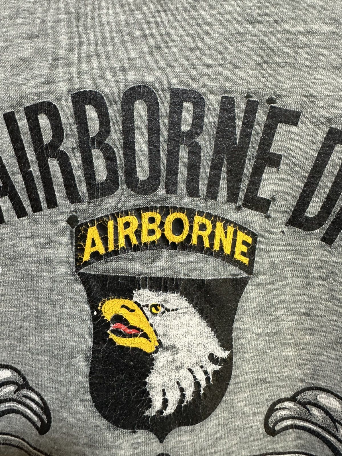 Fruit Of The Loom × Vintage Vintage 90s 101st Airborne Division Faded Tee Size US L / EU 52-54 / 3 - 2 Thumbnail