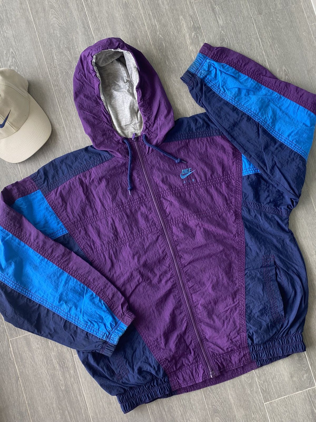 Nike × Vintage Vintage 90’s Nike Air Windbreaker Hoodie Jacket Size US L / EU 52-54 / 3 - 3 Thumbnail
