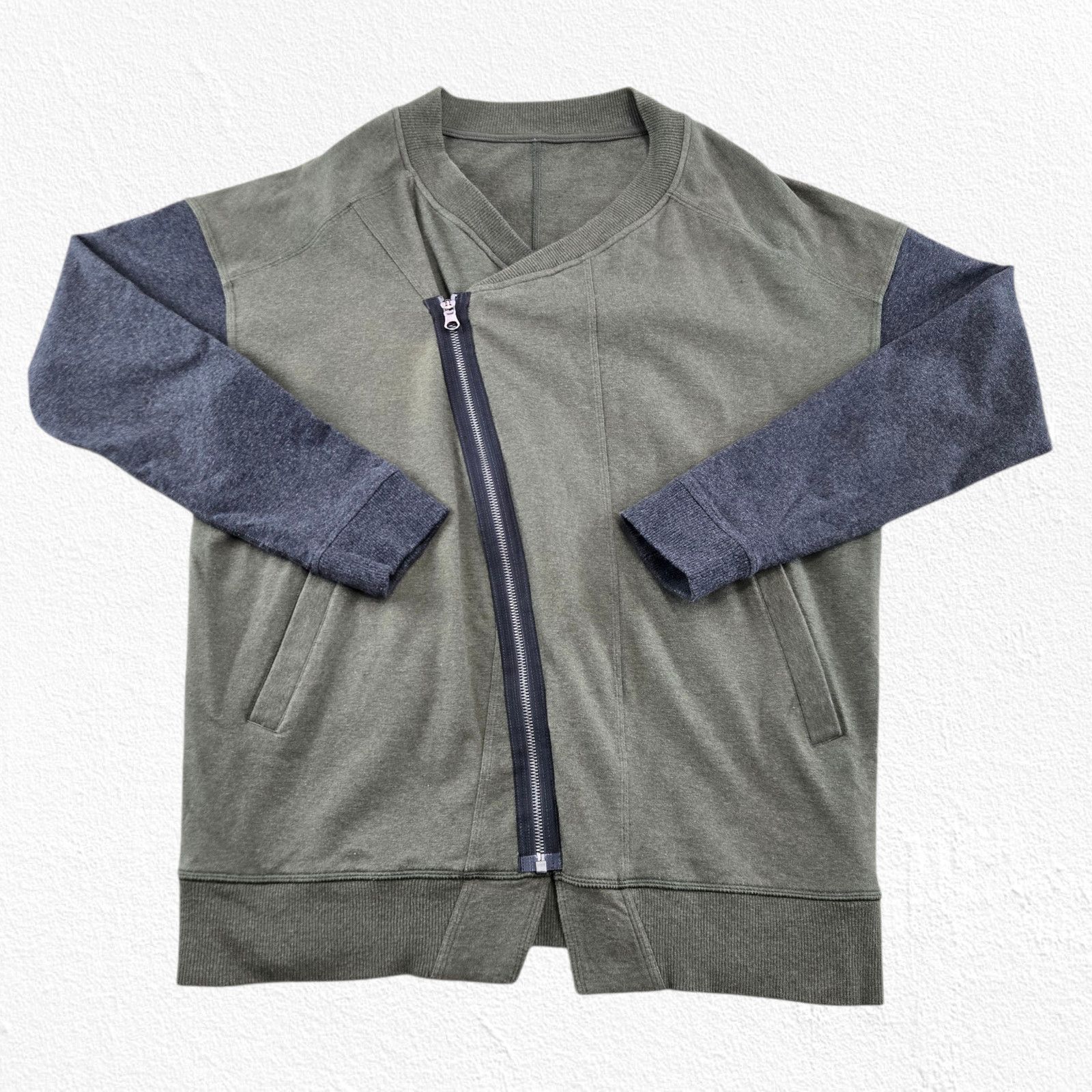 Lululemon Lululemon Asym Zip Jacket Olive Medium Size US M / EU 48-50 / 2 - 2 Thumbnail