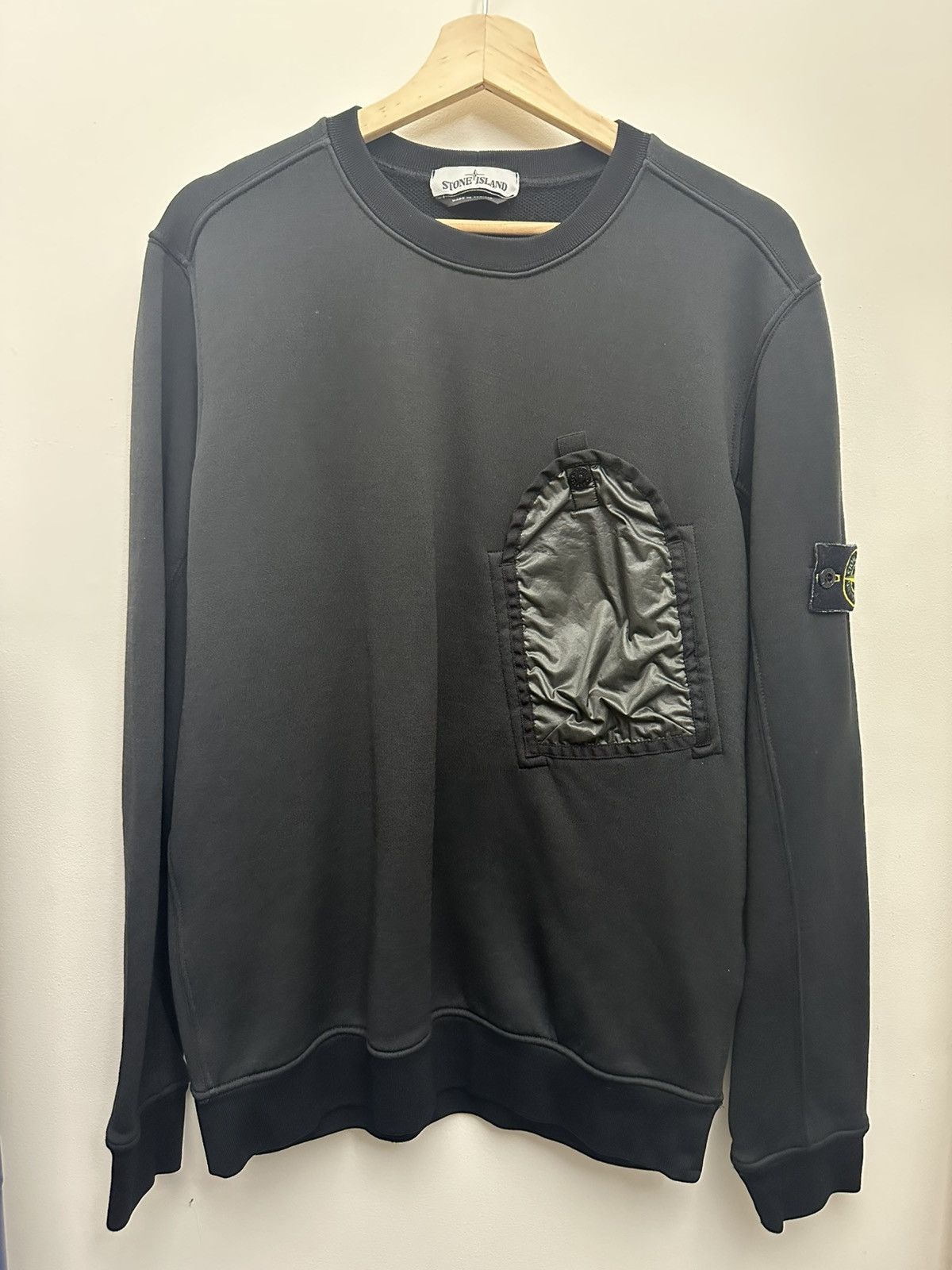 Stone Island Stone Island black sweatshirt sz L Size US L / EU 52-54 / 3 - 1 Thumbnail