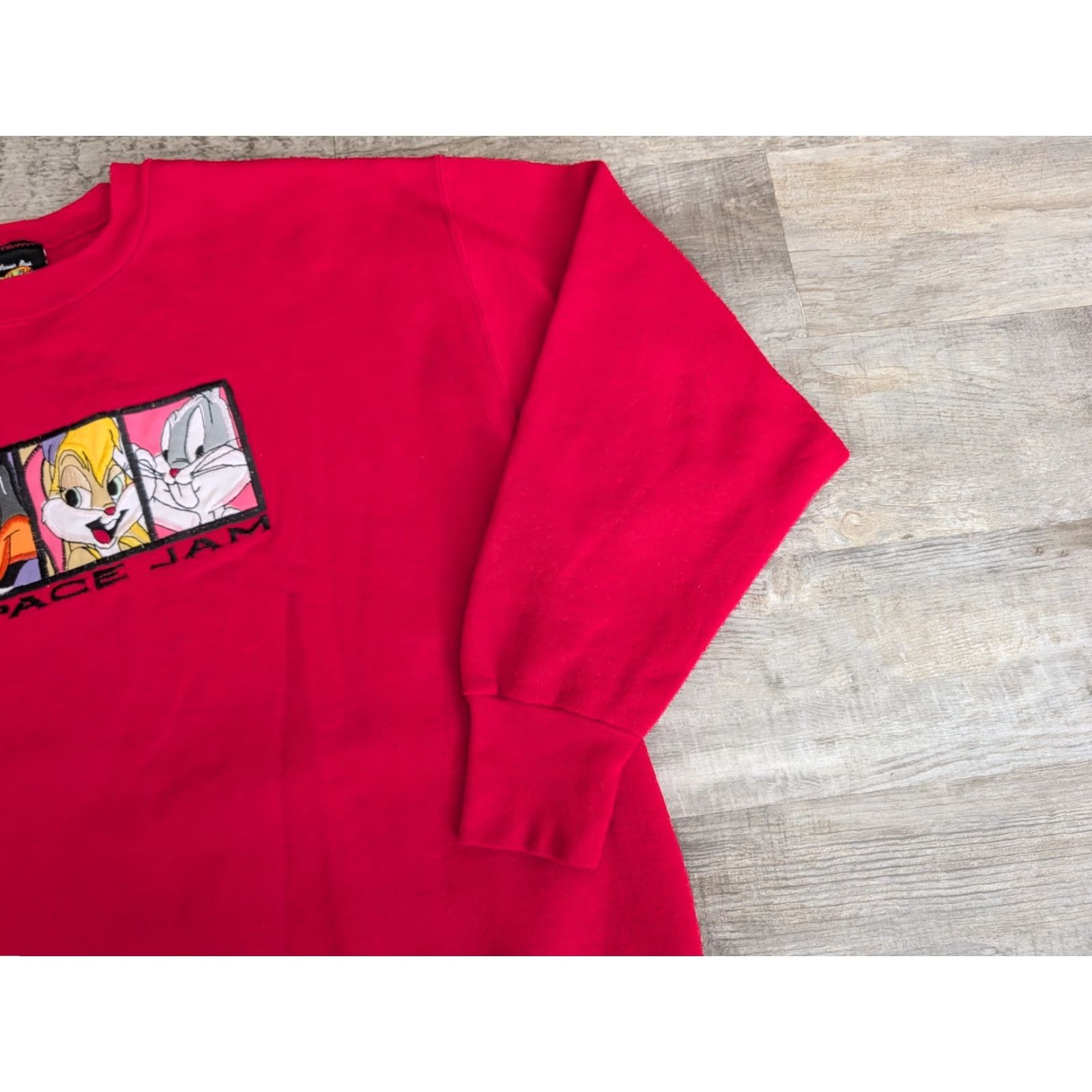 Vintage VINTAGE Space Jam Sweatshirt Mens XL Red Graphic Print Daffy Bugs Lola Michael Jordan Made in USA 1996 Size US XL / EU 56 / 4 - 4 Thumbnail