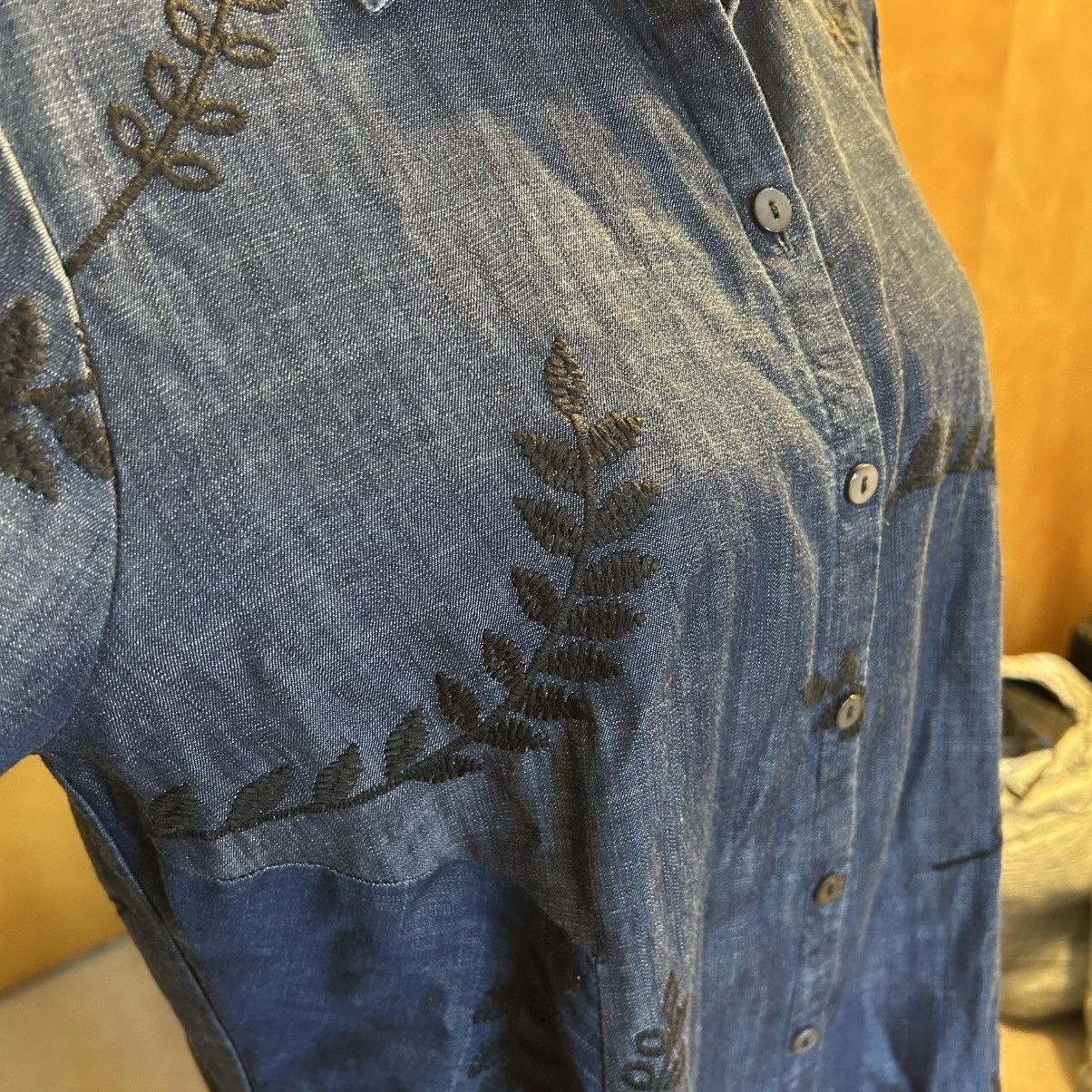 Soft Surroundings Soft Surroundings blue chambray papyrus embroidered S Size S / US 4 / IT 40 - 5 Thumbnail