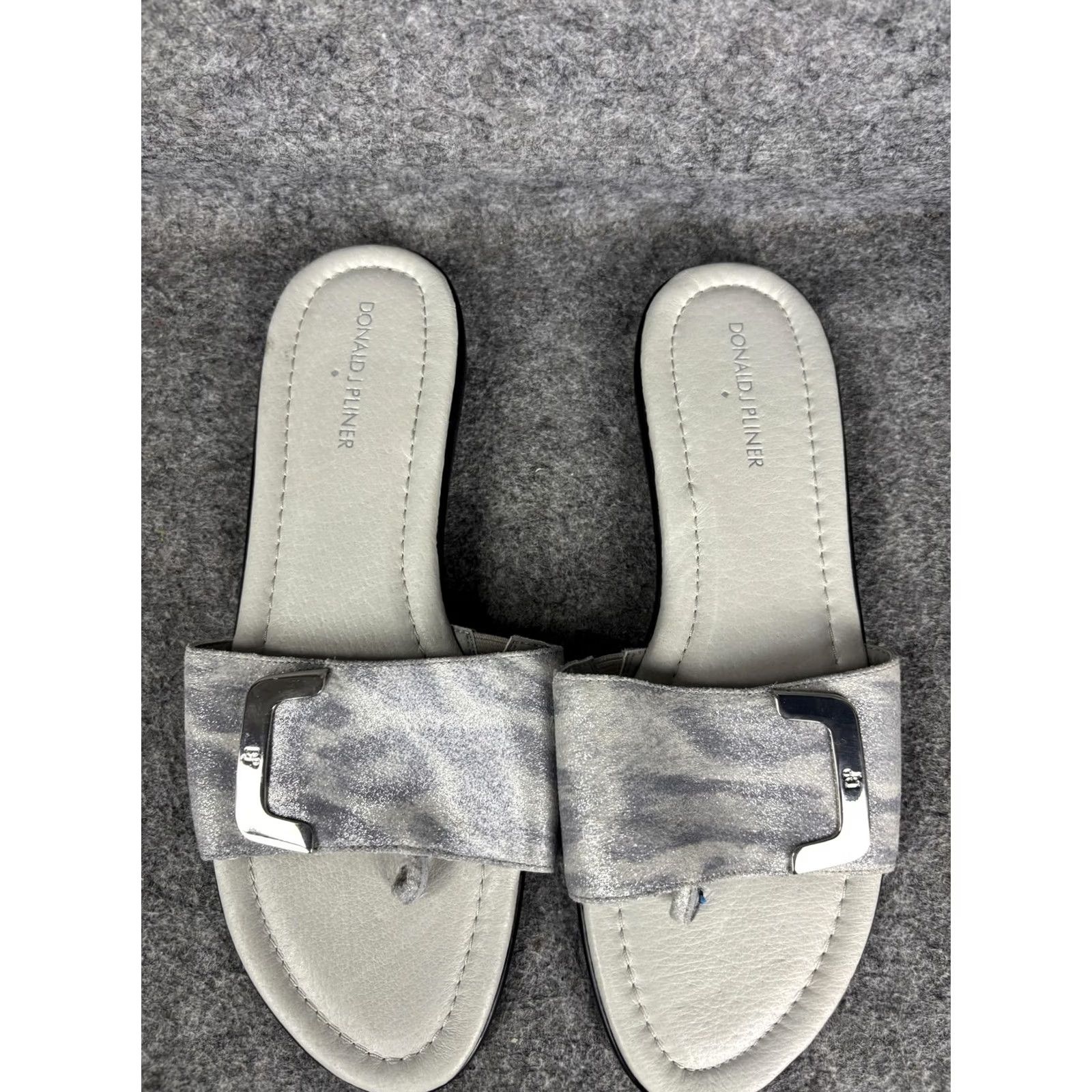 Donald Pliner Donald J Pliner Sandals Womens 10 Gray BOLT OH Thong Animal Print Slip On Leather Upper Flat Heel Womens Shoes Size US 10 / IT 40 - 3 Thumbnail