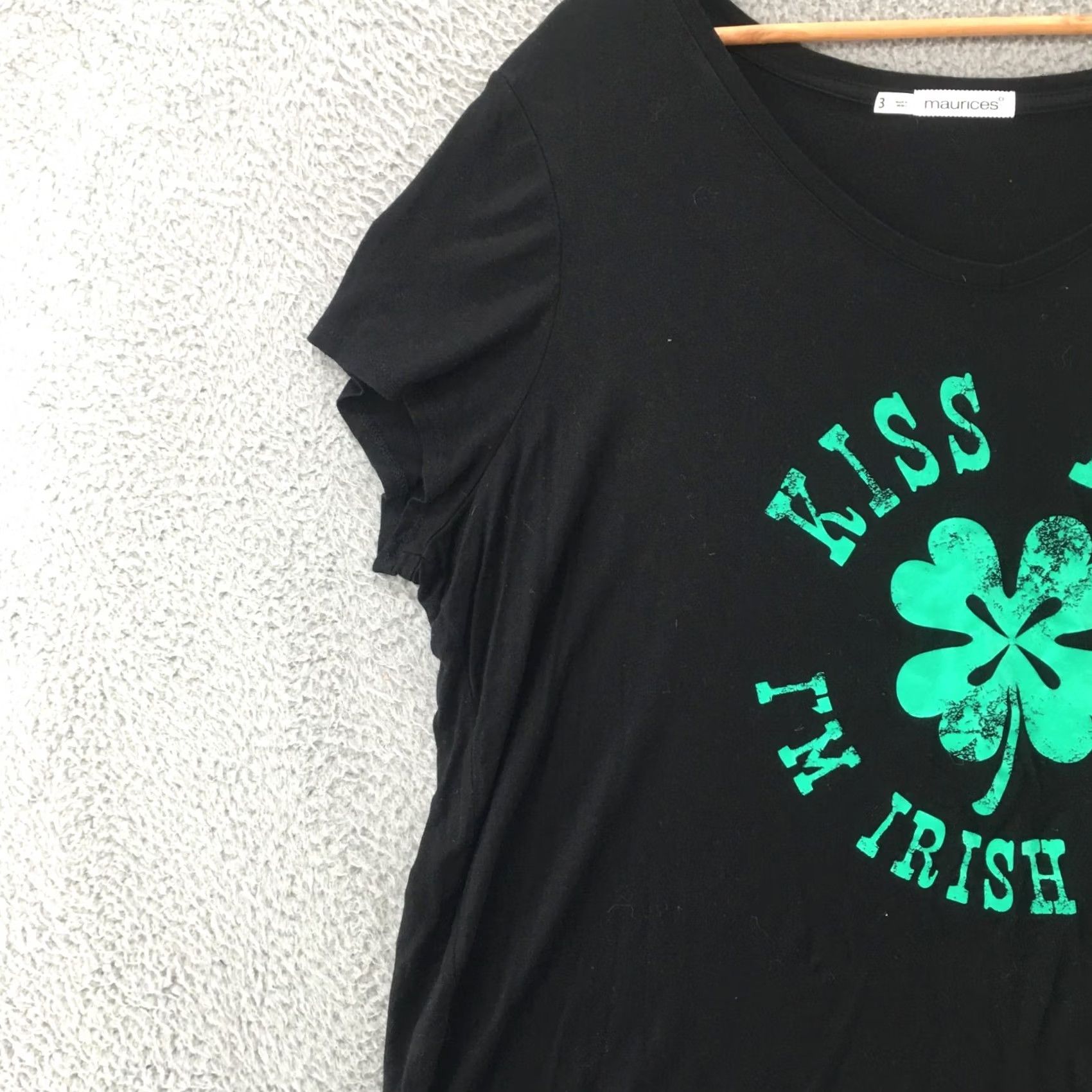 Vintage Maurices St. Patricks Tee Tshirt Top Womens 3 Black Short Sleeve V Neck Pullover Size XS / US 0-2 / IT 36-38 - 3 Thumbnail
