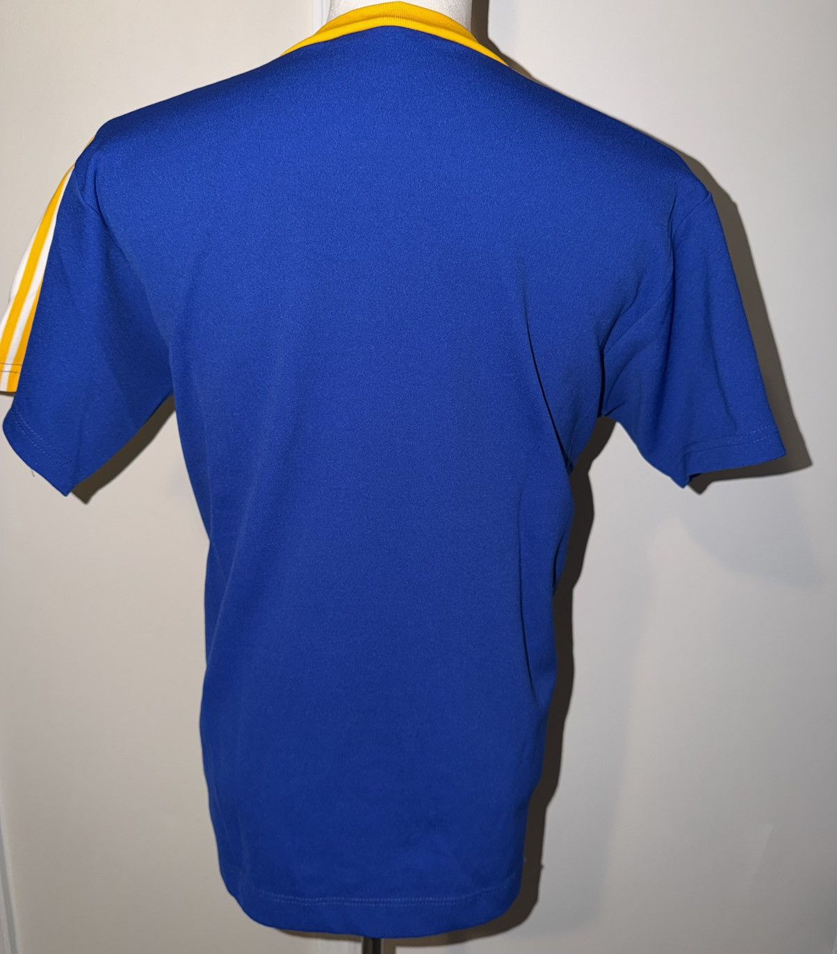 Russell Athletic VTG Chevrolet Van Graphic V-neck T-Shirt Blue Men’s Size XL Size US XL / EU 56 / 4 - 7 Thumbnail
