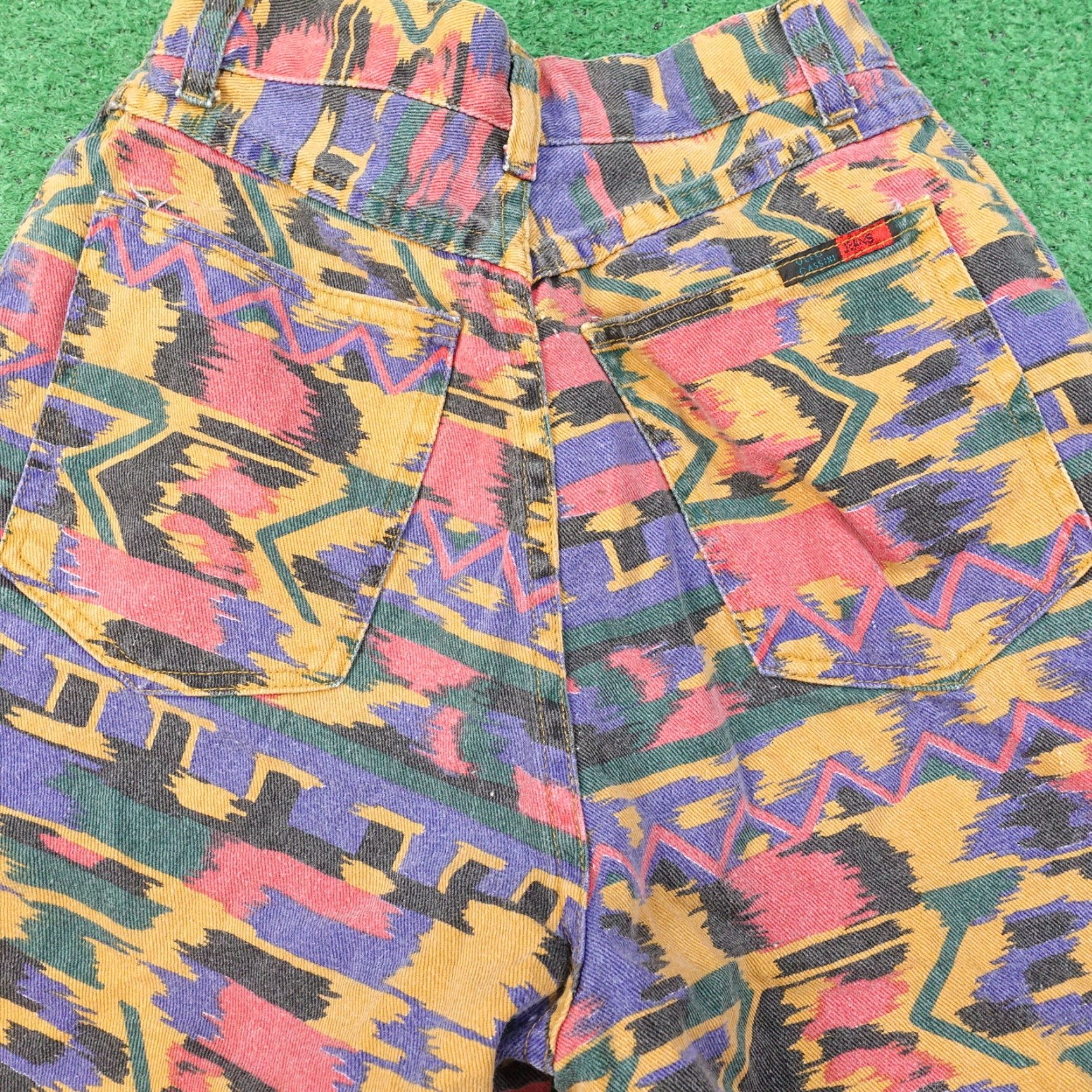 Oleg Cassini Oleg Cassini Vintage Aztec Print Denim Shorts Women’s Size 6/24 Casual Summer Fashion Size 28" / US 6 / IT 42 - 5 Thumbnail