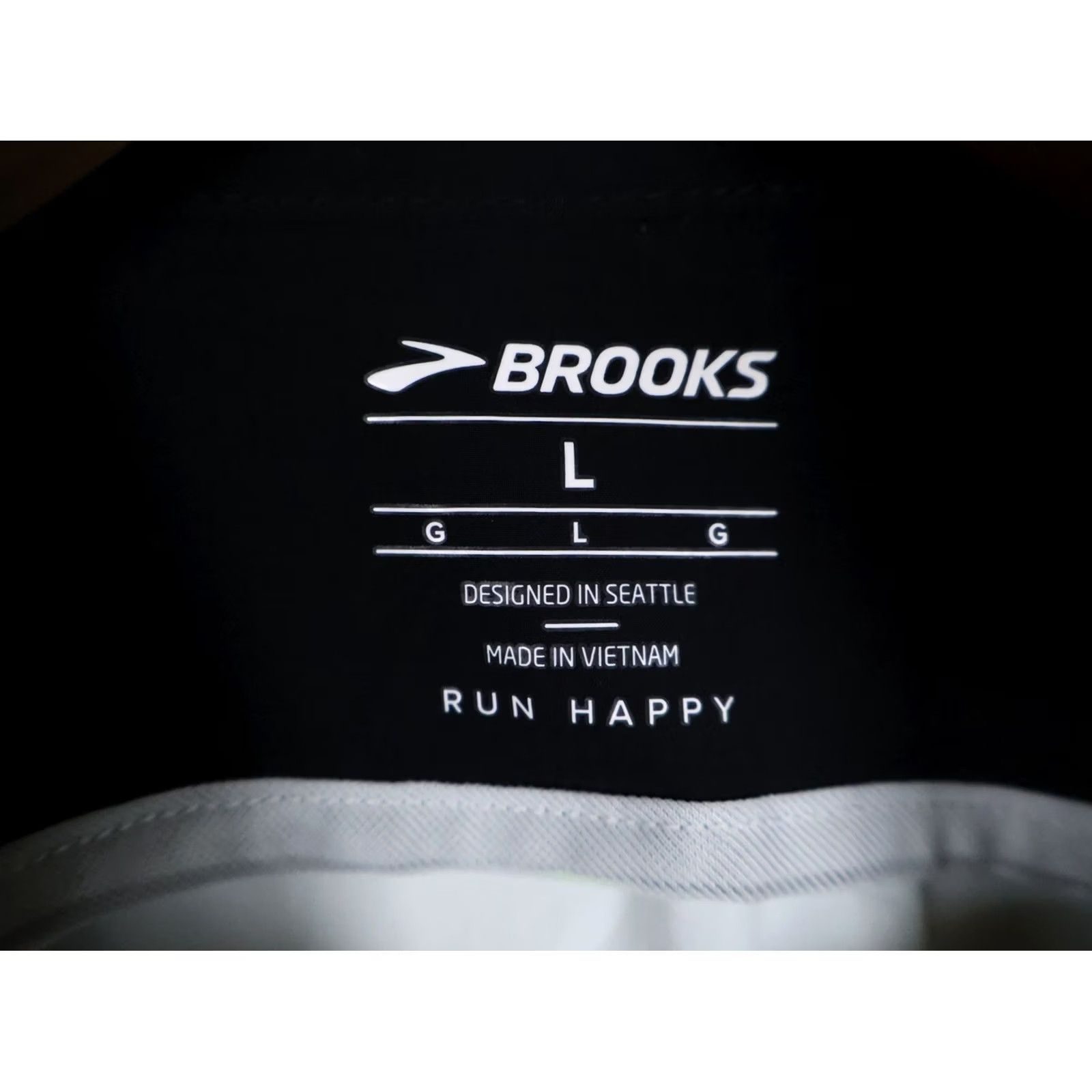 Brooks Brooks Running Vest Men's Large White Black Yellow Zip Up 211358 Size US L / EU 52-54 / 3 - 3 Thumbnail