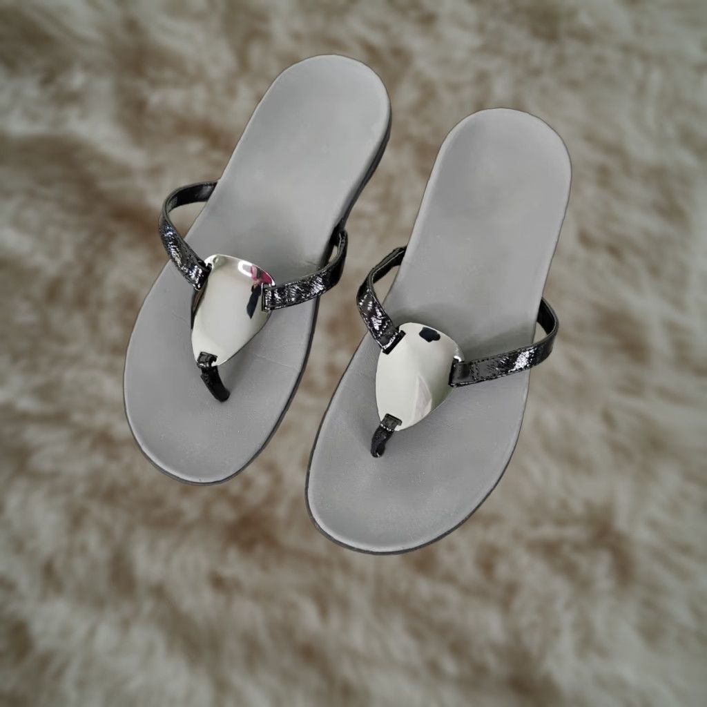 Vionic Vionic Raysa Sandals Black Size 6 Womens Leather T-Strap Flat Heel Shoes Size US 6 / IT 36 - 1 Thumbnail