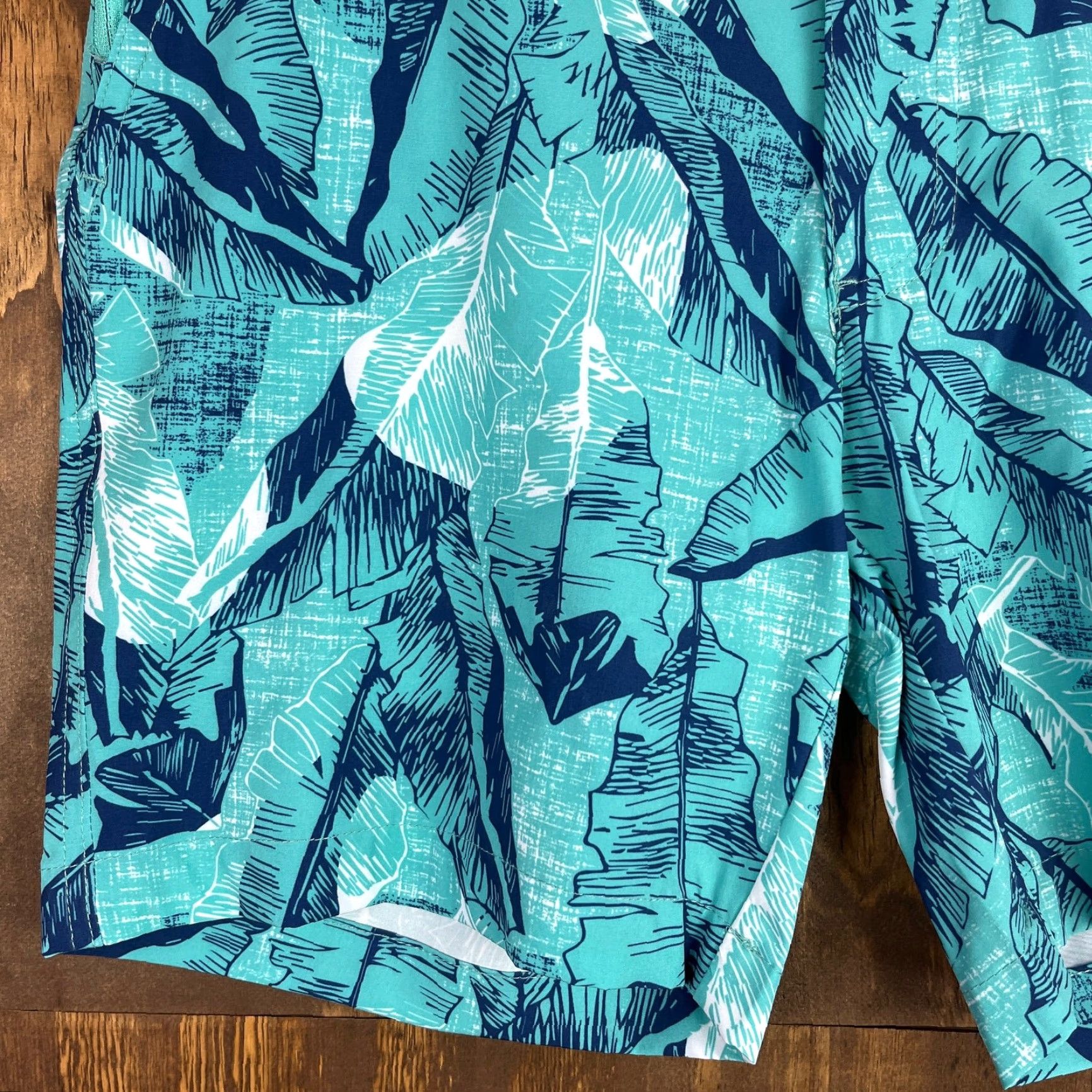 Vintage Margaritaville Mens Shorts Turquoise UPF 30+ Quick Dry 4 Way Stretch Bermuda (S) 30" Regular 7in Inseam Pockets Blue Floral Casual Beach Adult Mens Size US 30 / EU 46 - 4 Thumbnail