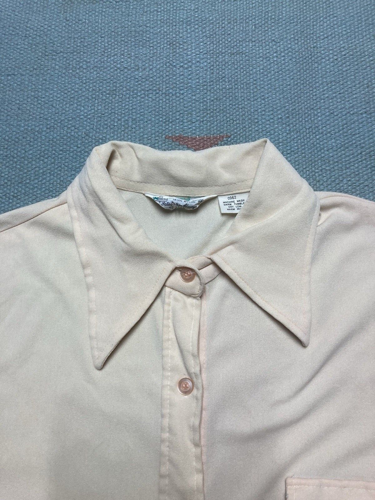 Vintage Vtg 70s polo shirt Kmart soft nylon dagger collar women 44 Size L / US 10 / IT 46 - 4 Thumbnail