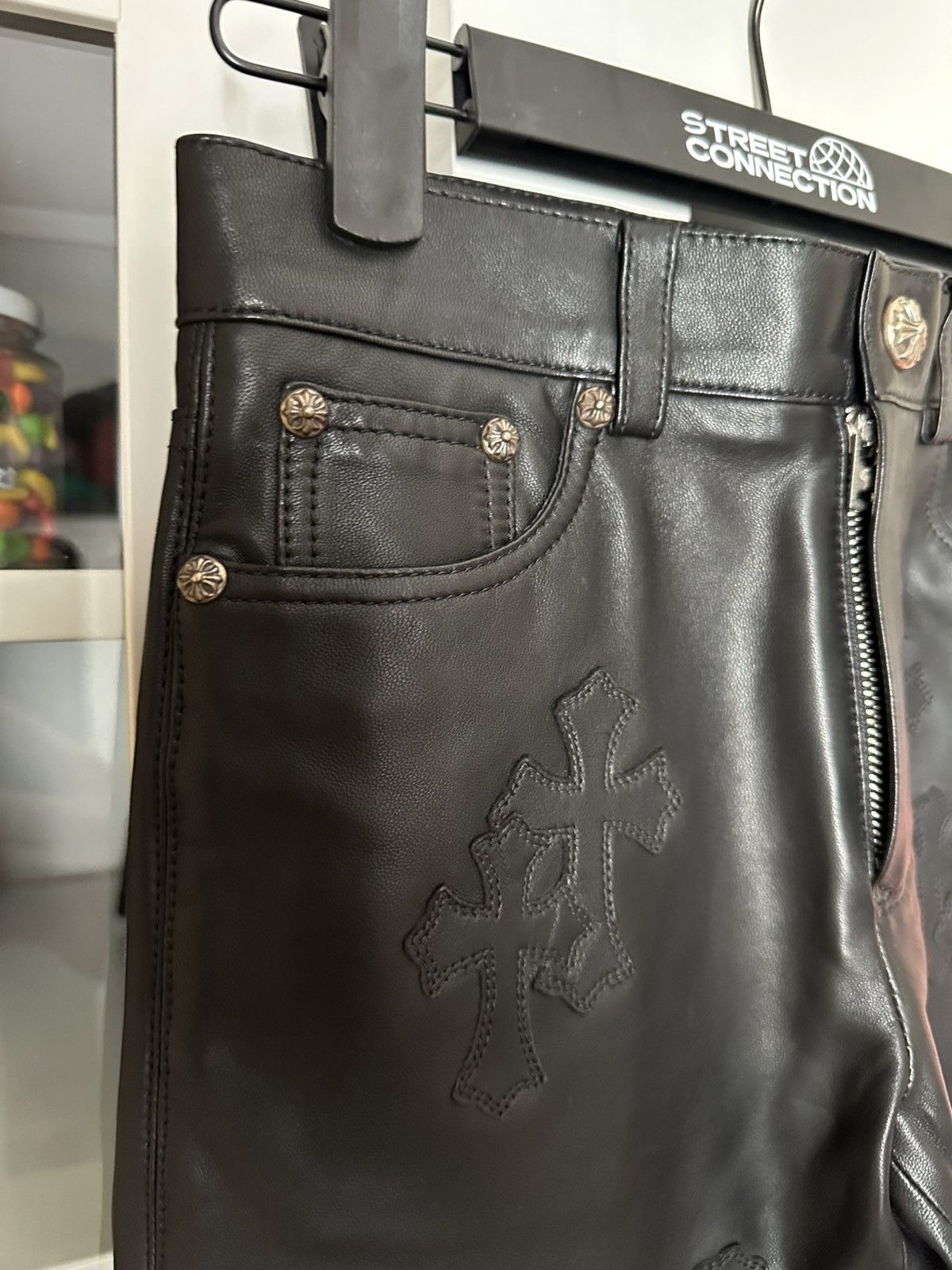 Chrome Hearts CHROME HEARTS KIDS YOUTH LEATHER FLEURKNEE CROSS PATCH PANT Size US 26 / EU 42 - 8 Thumbnail