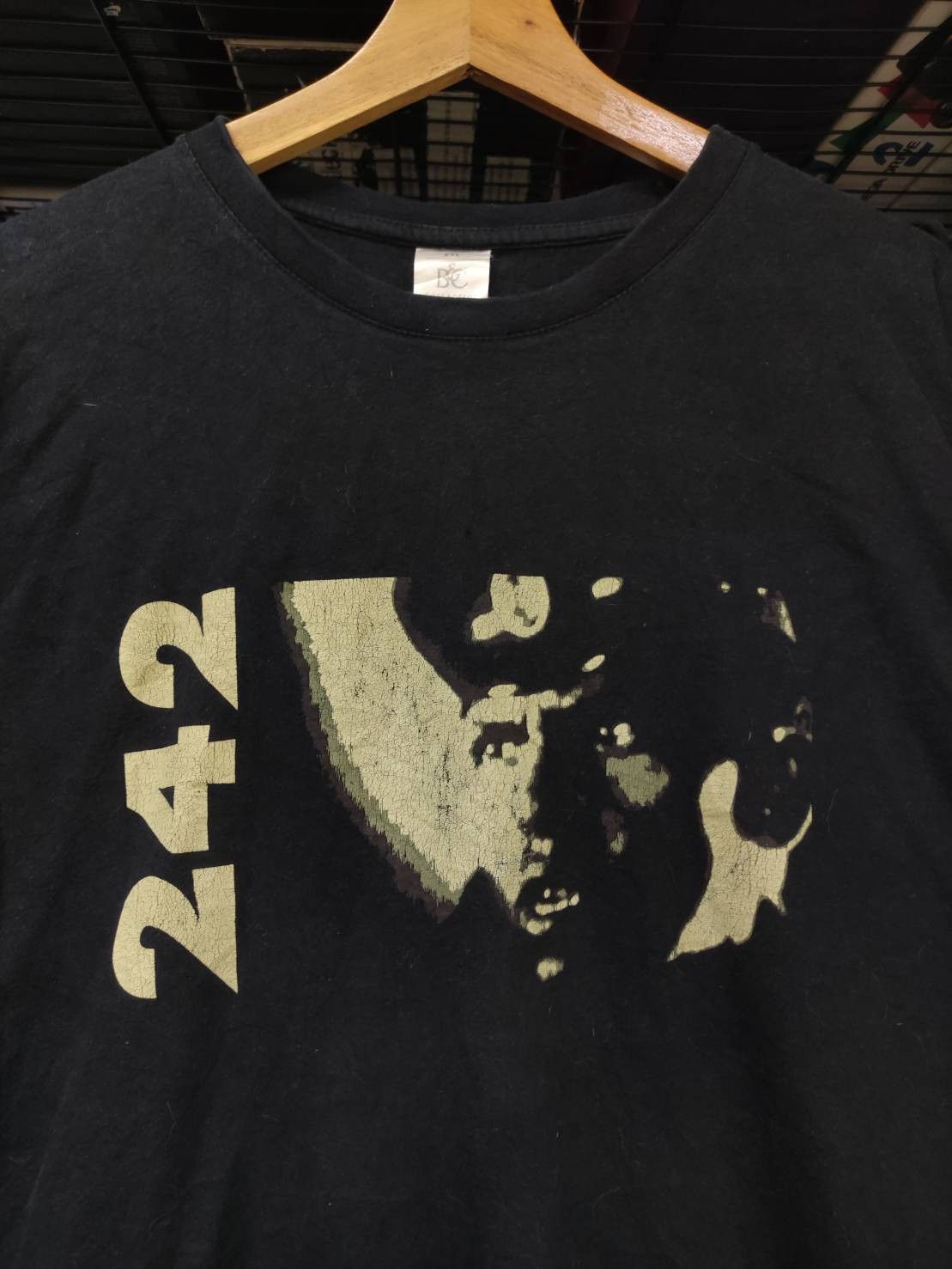 Band Tees Vtg 00's Front 242 " Moments in Budapest " Album Promo Size US XXL / EU 58 / 5 - 1 Thumbnail