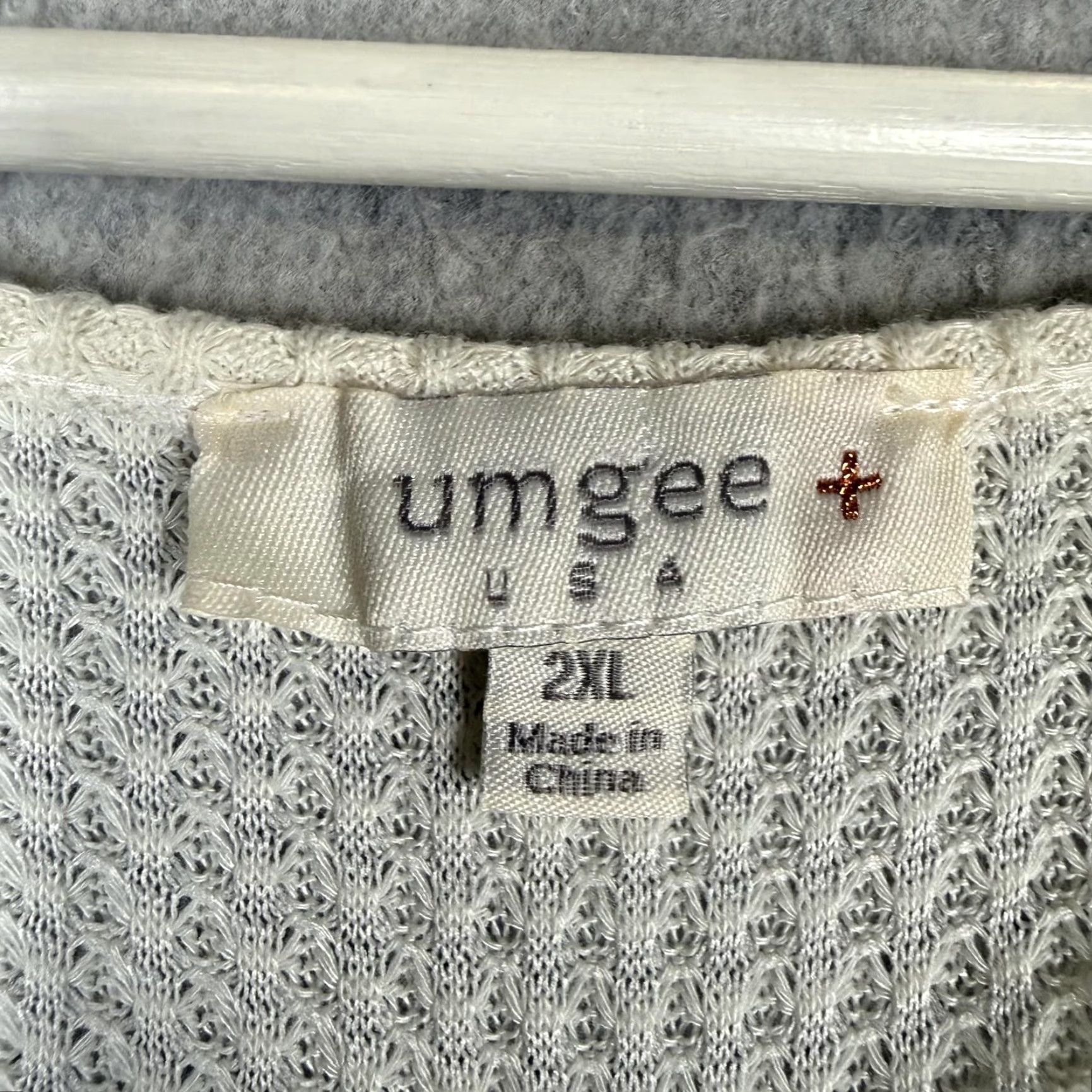 Vintage Umgee White Button Down Belle Sleeve Knit Blouse Top XXL Women’s Size 2XL/XXL Shirts, Regular, USA Seamless Shipping from China, Smoke Free Home Size XXL / US 16-18 / IT 52-54 - 2 Thumbnail