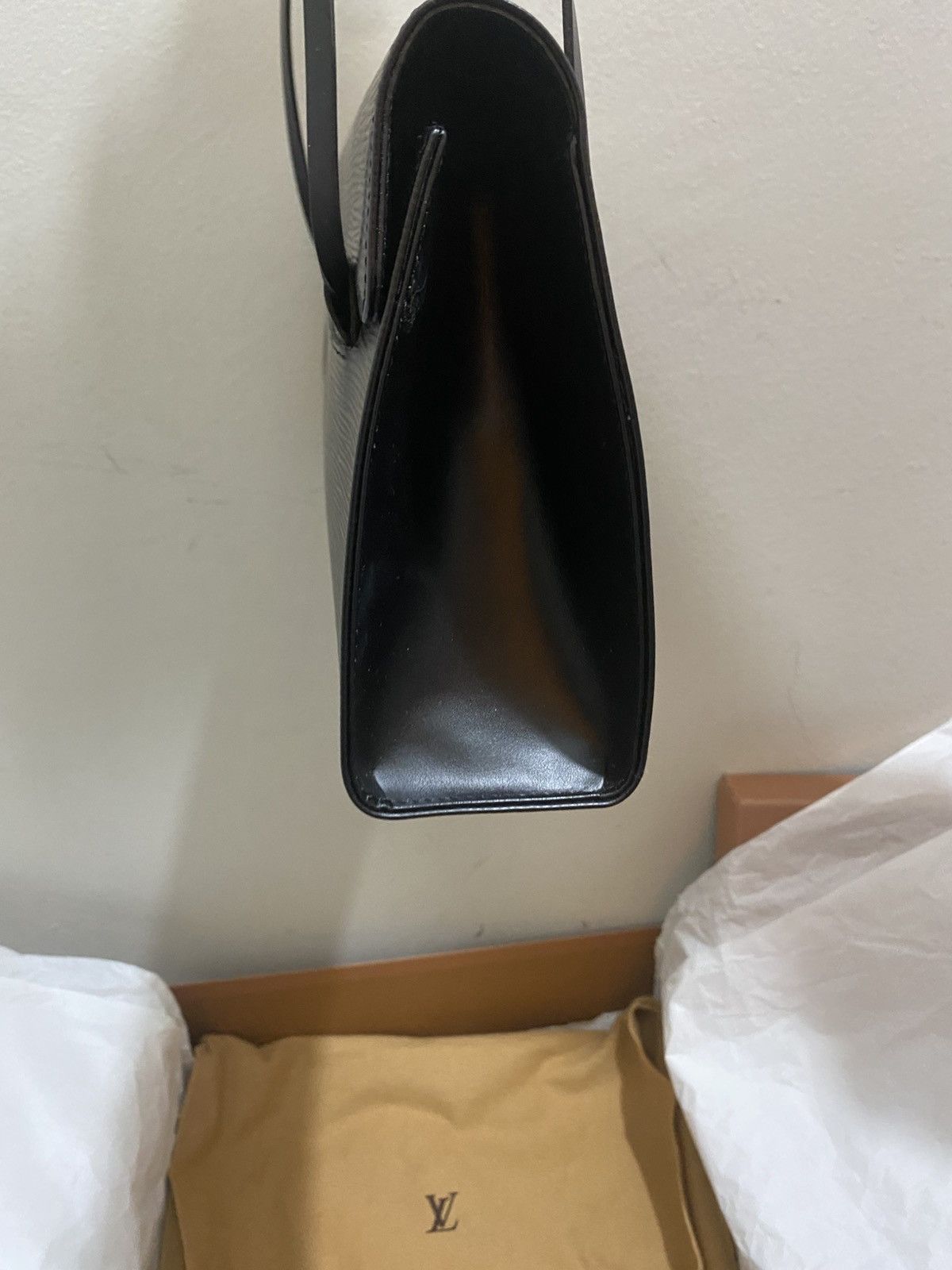 Louis Vuitton LOUIS VUITTON BLACK LEATHER HANDBAG Size ONE SIZE - 9 Thumbnail