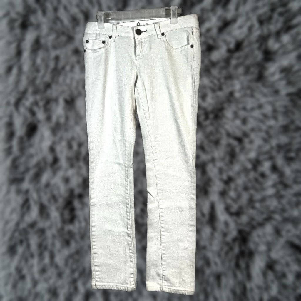 Vintage Amethyst Women's Size 5 White Denim Stretch Low Rise Skinny Jeans 5-Pocket Design Jeans Size 27" / US 4 / IT 40 - 1 Thumbnail