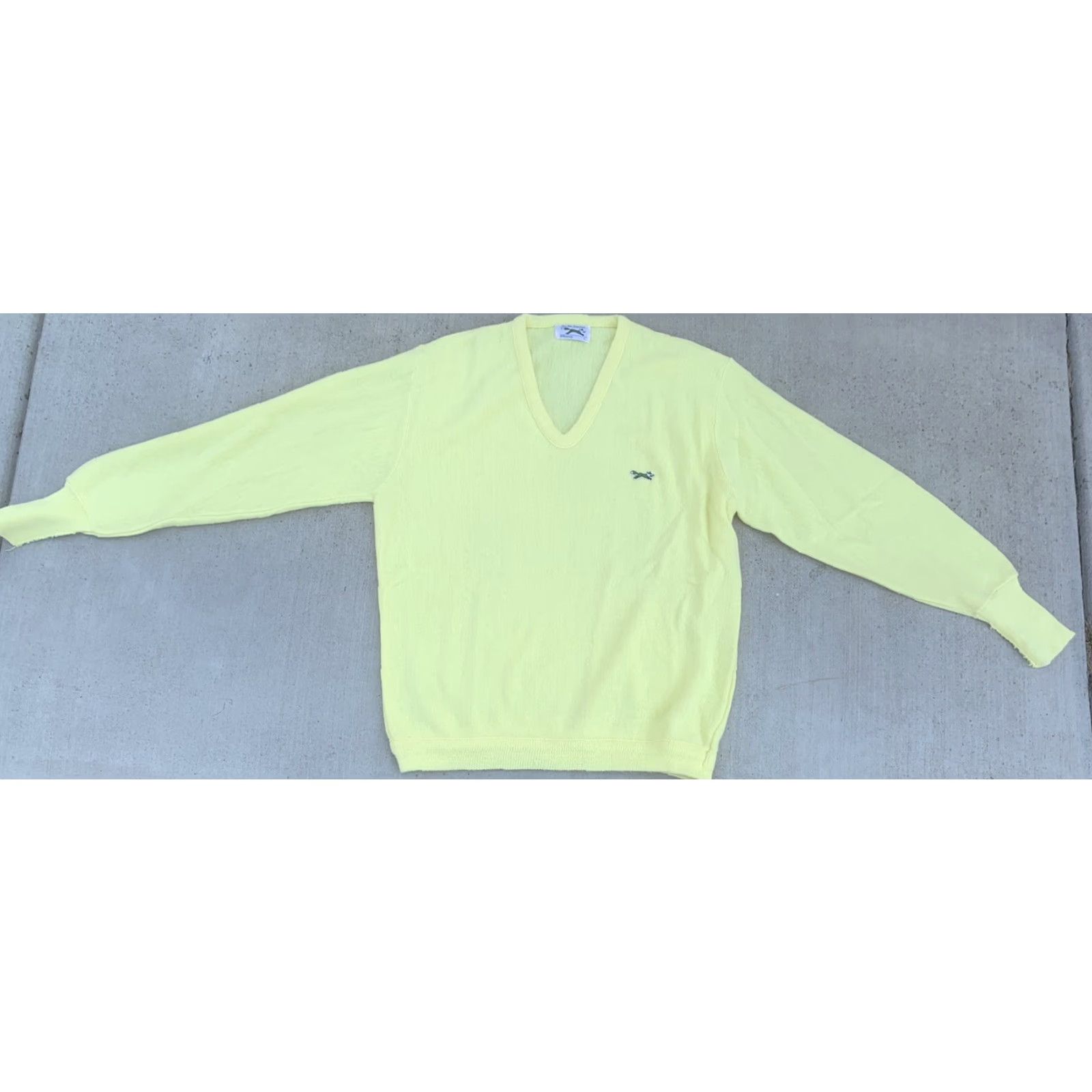 JCPenney VINTAGE The Fox Sweater JCPenney Men L Orlon Acrylic Yellow V-Neck Pullover Knits Solid 70s 80s Winter Seasons Mens Size US L / EU 52-54 / 3 - 6 Thumbnail