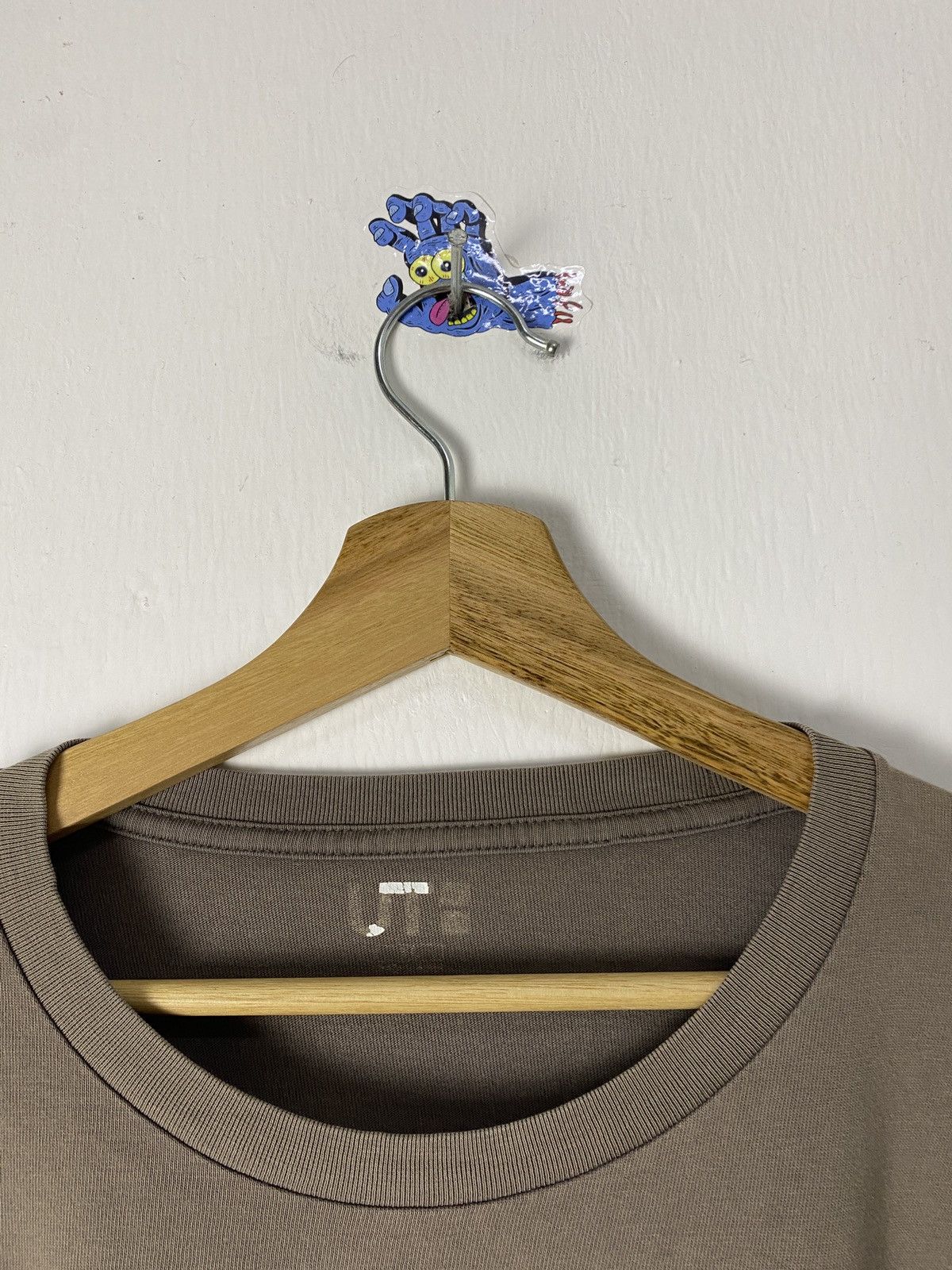 Kaws × Uniqlo OG Uniqlo Kaws Tee Size US XL / EU 56 / 4 - 3 Thumbnail