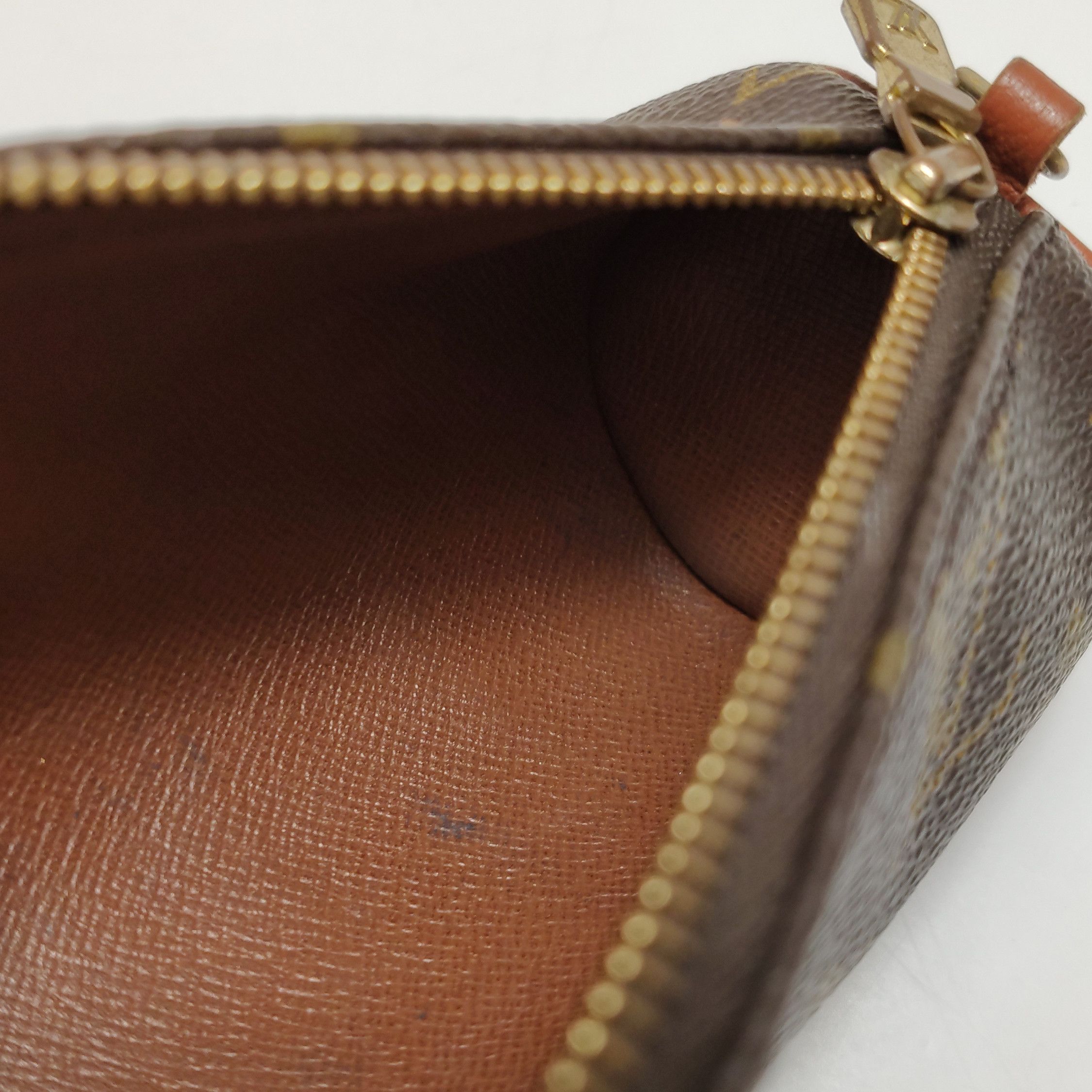 Louis Vuitton Louis Vuitton (LV) Papillon Mini Cowhide Monogram Print Vin Size ONE SIZE - 3 Thumbnail