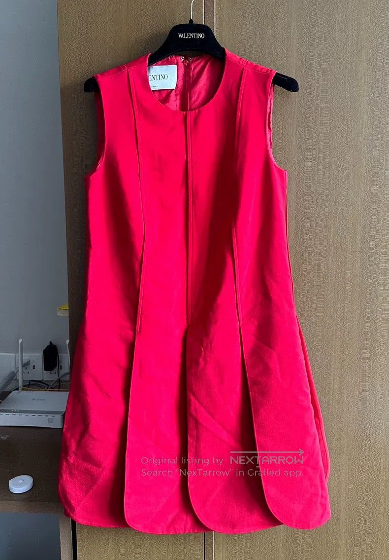 Valentino Valentino Black dress Size S / US 4 / IT 40 - 2 Thumbnail