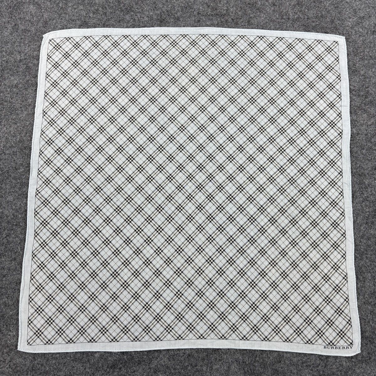 Burberry × Vintage Handkerchief # E005 # Bandana # Neckerchief Size ONE SIZE - 1 Thumbnail