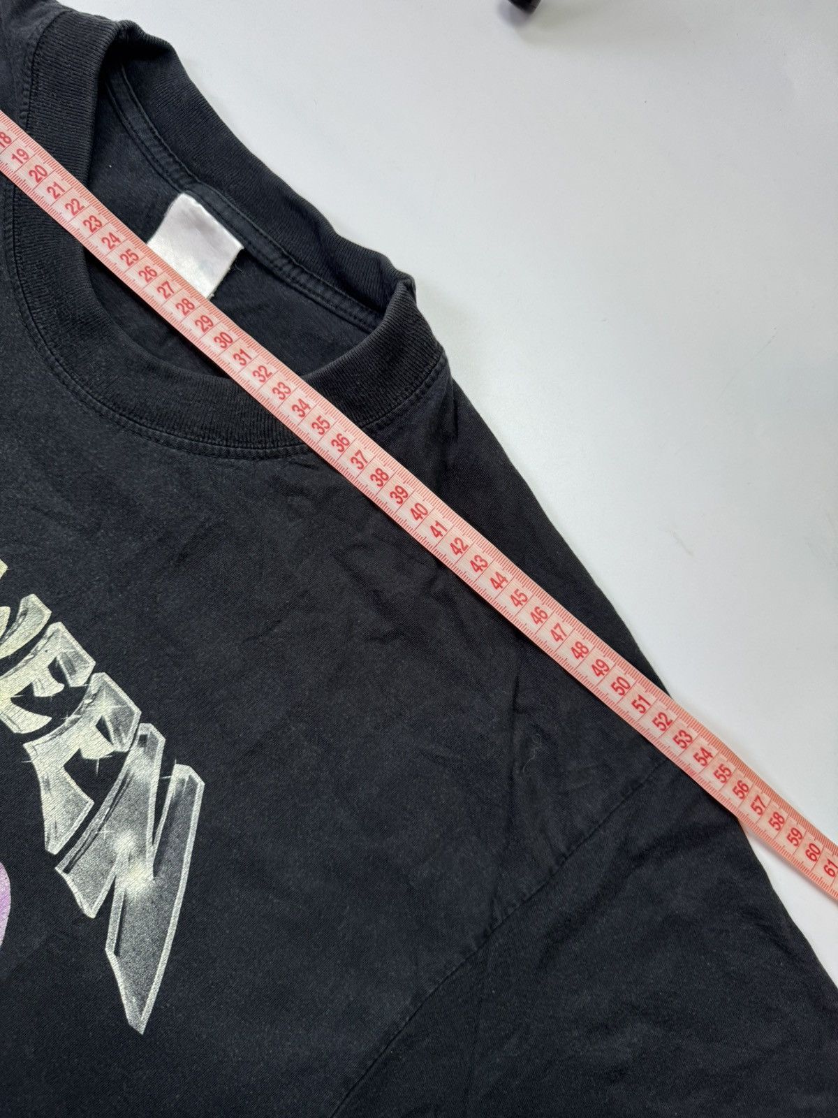 Band Tees Vintage 00’ Helloween Band Tee Size US XL / EU 56 / 4 - 9 Thumbnail