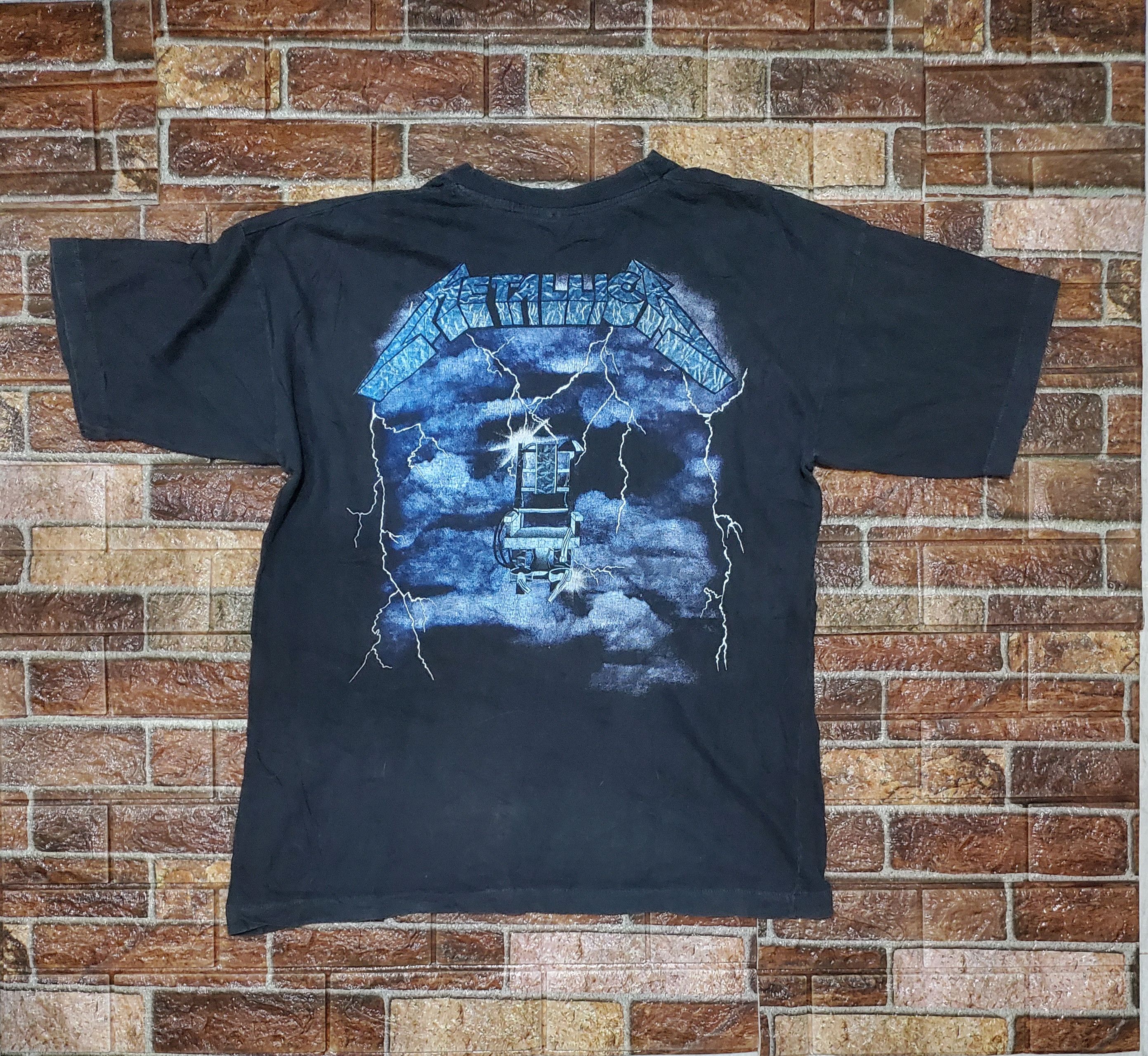 Band Tees × Metallica × Vintage Vintage Empire Metallica T Shirt Over Print Size US M / EU 48-50 / 2 - 2 Thumbnail