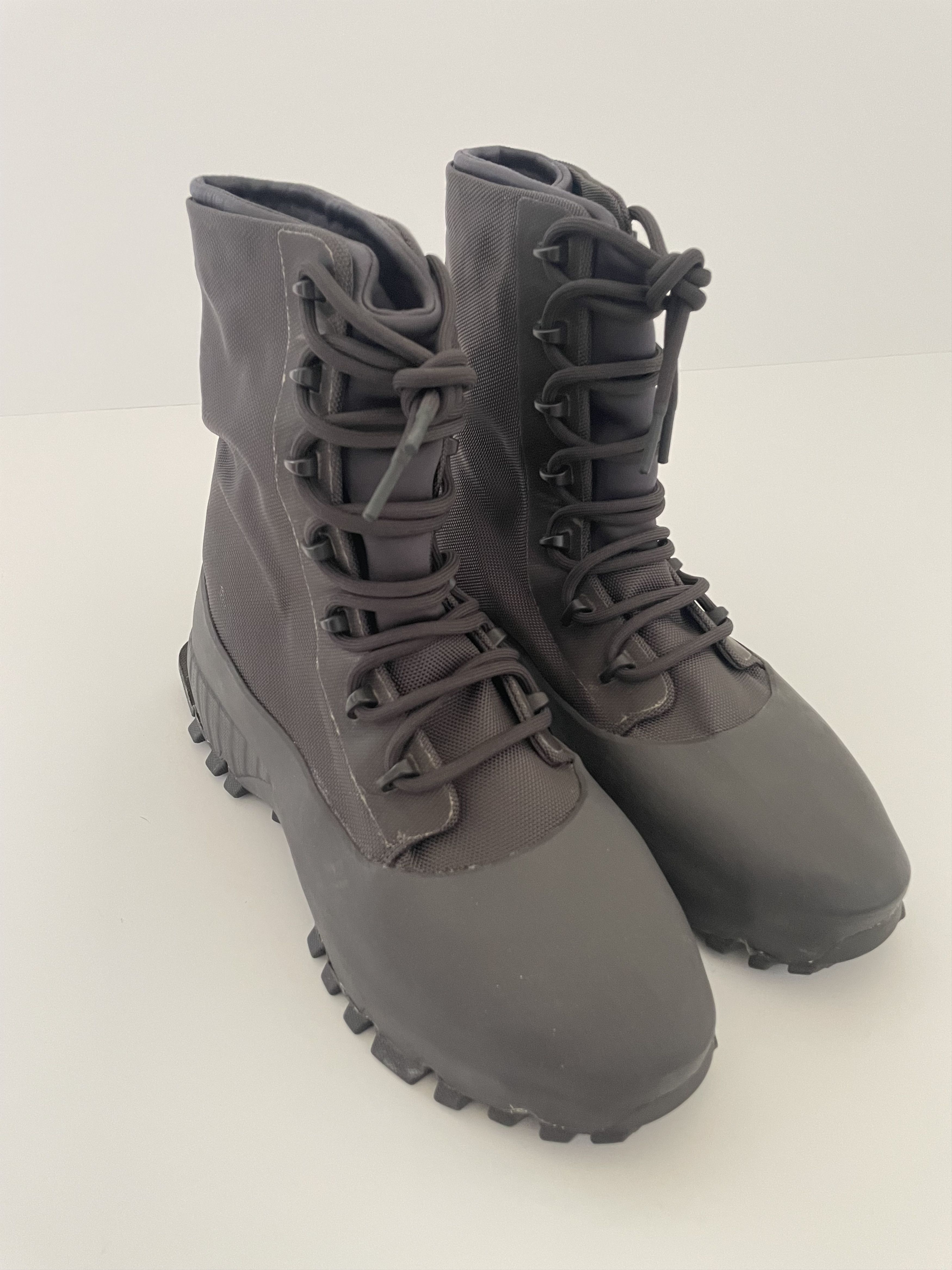 Yeezy Yeezy 1050 V1 Size US 11 / EU 44 - 2 Thumbnail