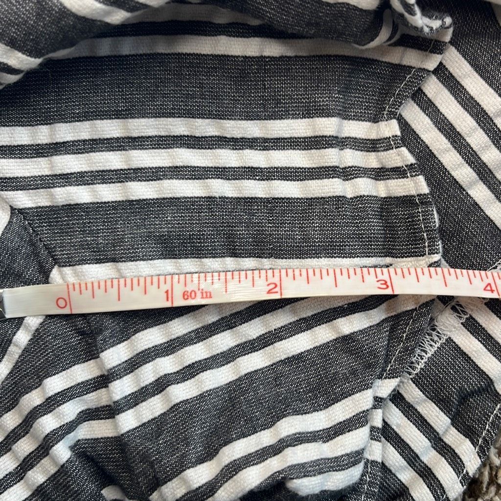 Club Monaco Club Monaco Medium Gray White Stripe Seersucker Scallop Hem Size 30" / US 8 / IT 44 - 7 Thumbnail
