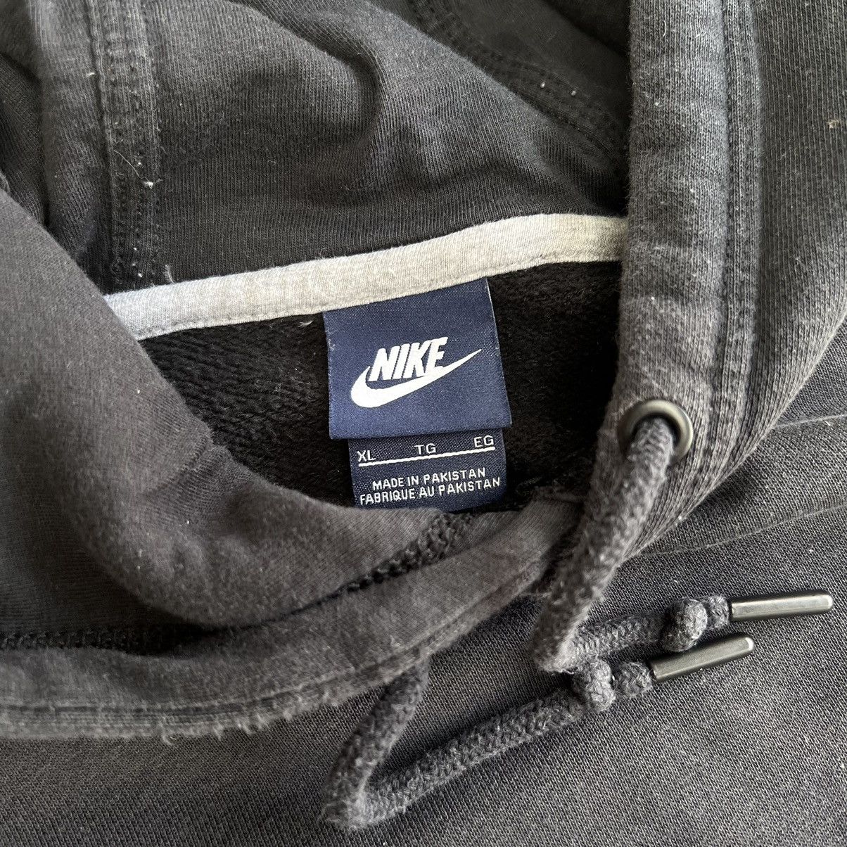 Nike × Vintage Vintage Hooide Nike Sweatshirt Fit Mini Faded Black Y2k Size US XL / EU 56 / 4 - 5 Thumbnail