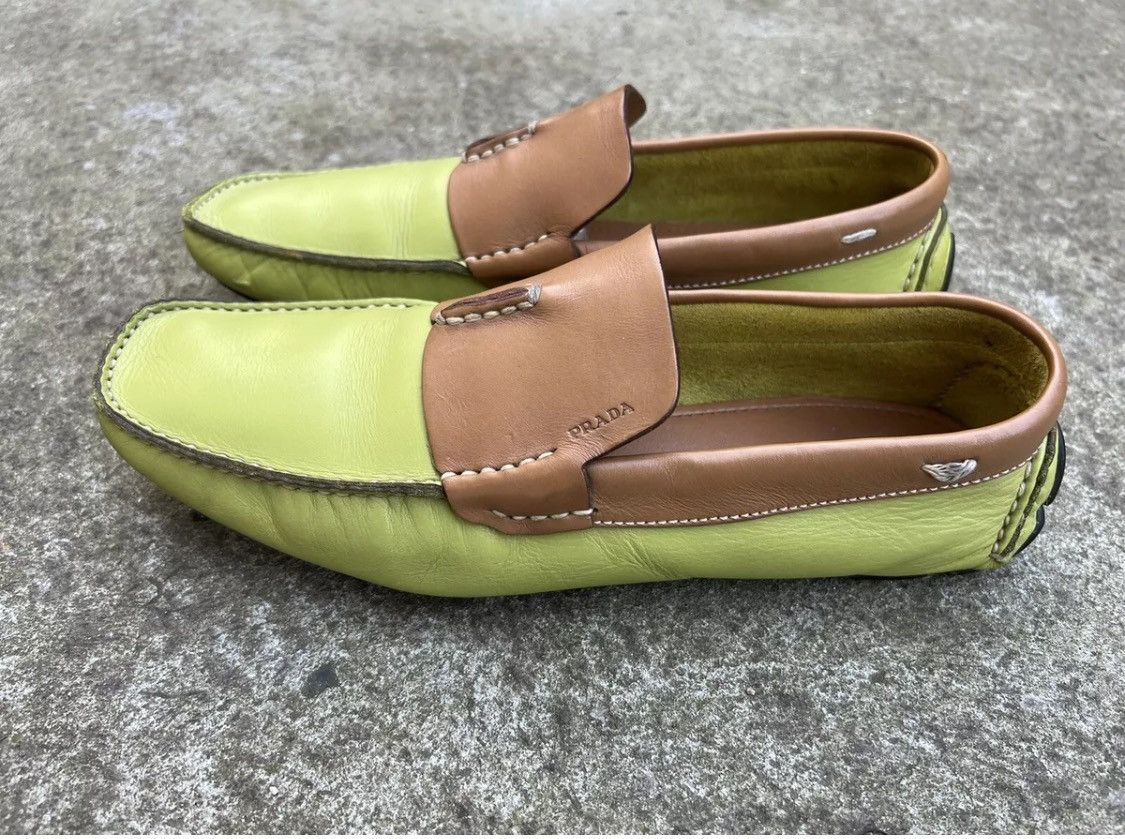 靴 PRADA driving Loafer Green vintage Suede driving shoes in green - Prada | Mytheresa