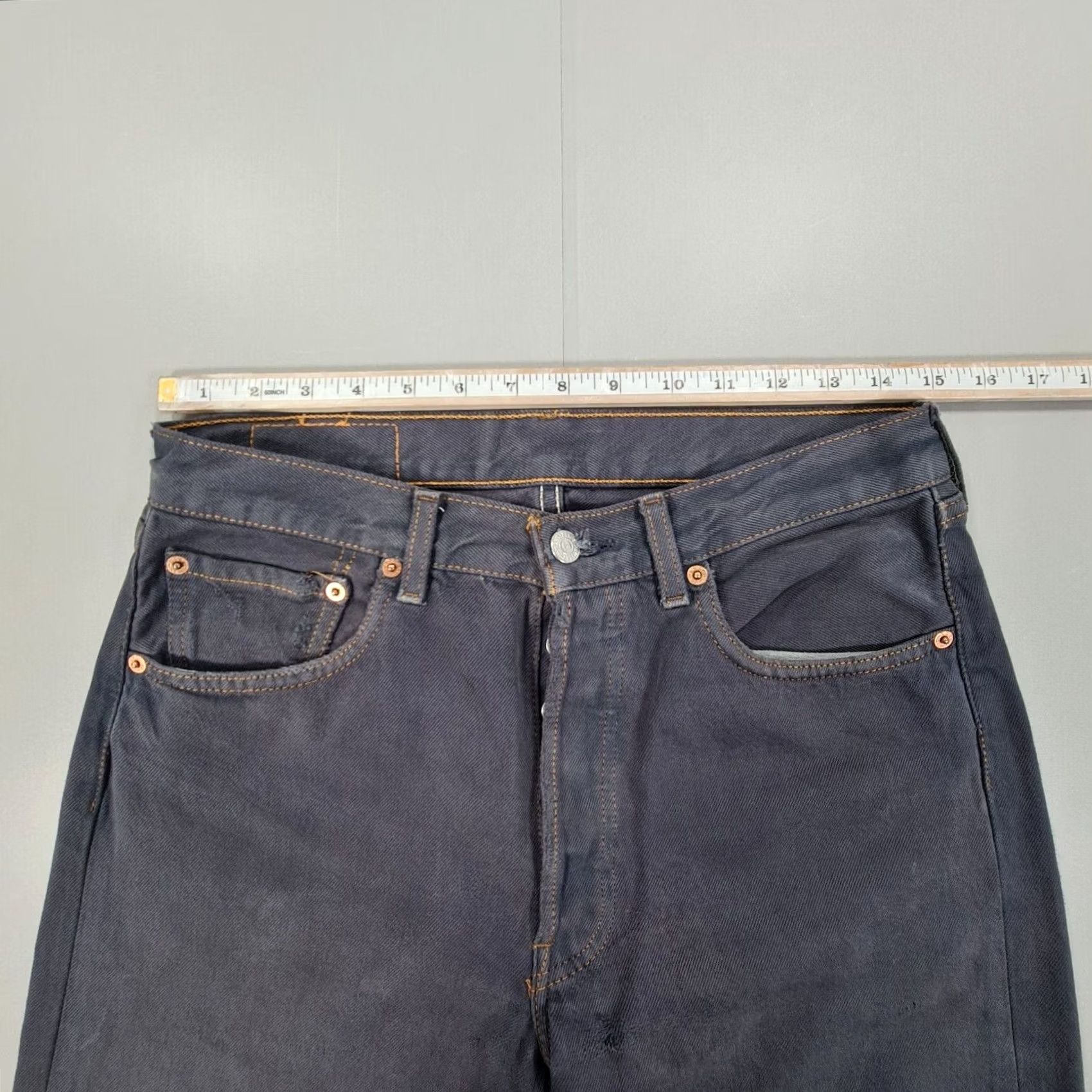 Levi's VINTAGE Levi's 501 Jeans Grey W31 L32 Regular Straight Distressed 90s Spain Made Mens Jeans Size US 31 - 4 Thumbnail