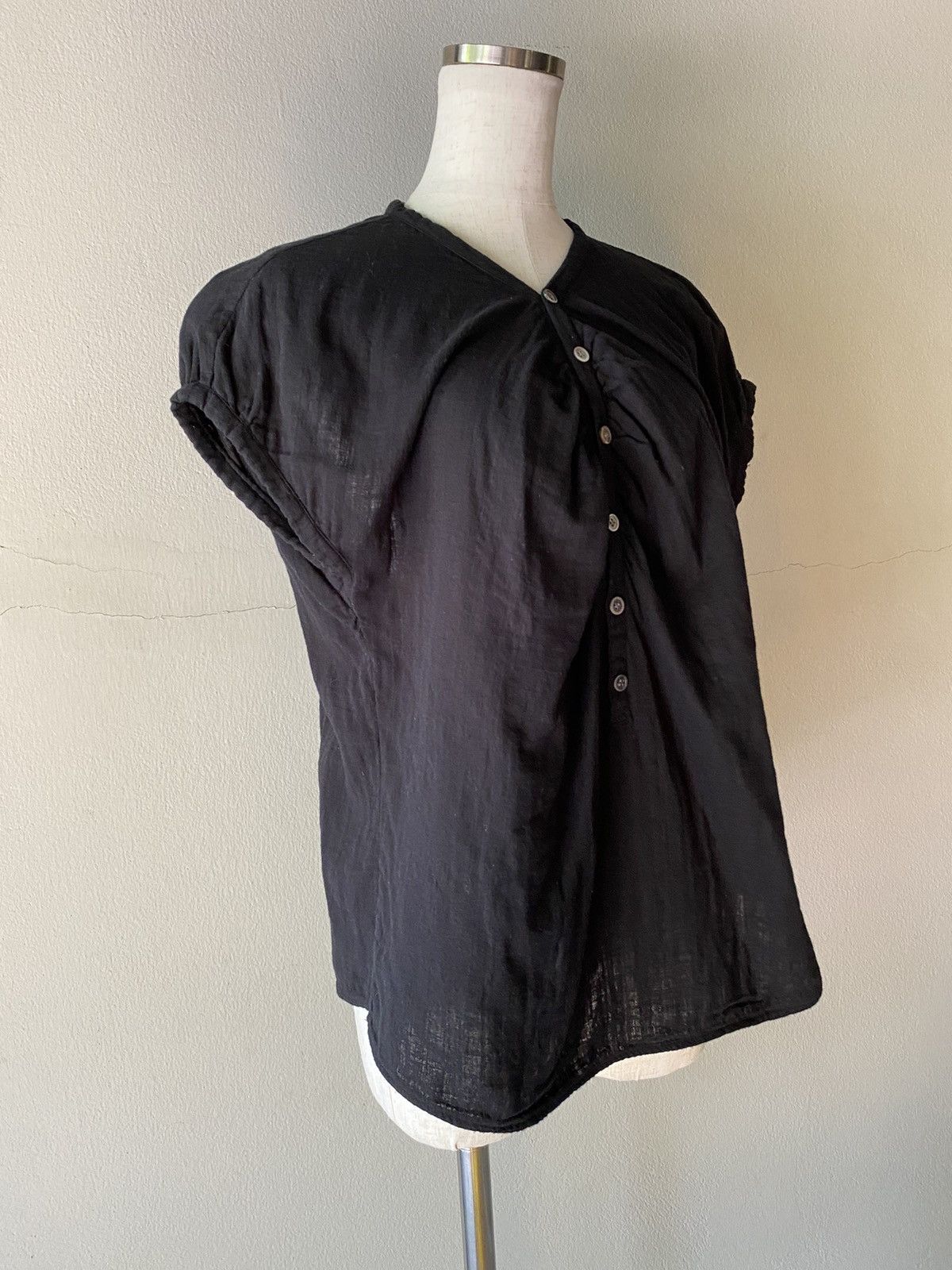 Issey Miyake Plantation Black Buttoned V-Neck Blouse Size M / US 6-8 / IT 42-44 - 3 Thumbnail