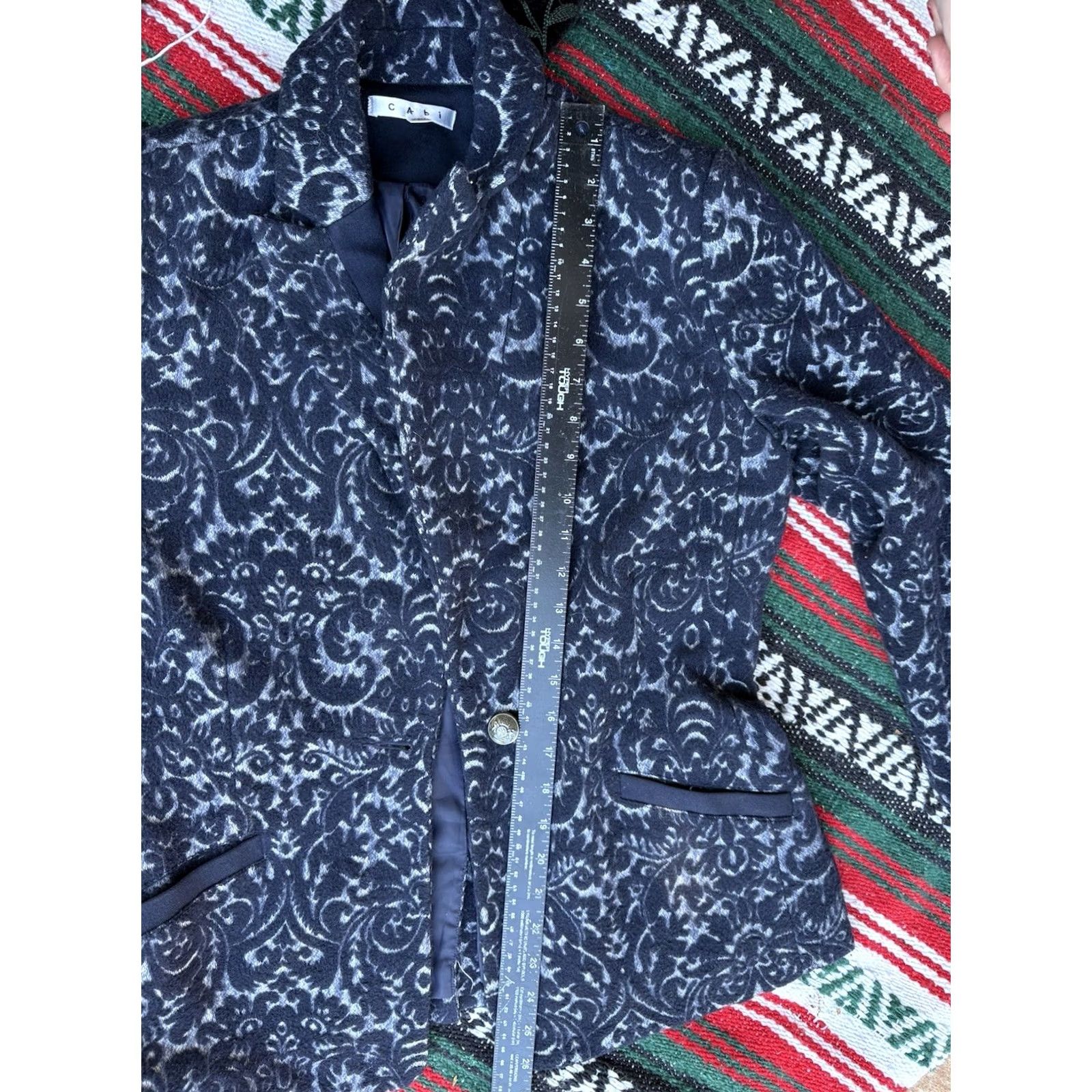 Vintage CAbi Blazer Jacket Jacquard Blue Wool Blend Flocked Pattern Size 6 Button Front Notch Lapel Lined Women’s Size M / US 6-8 / IT 42-44 - 7 Thumbnail