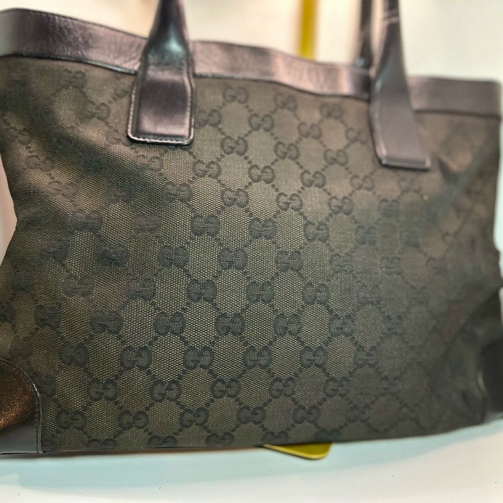 Gucci Gucci Black Tote Hand Bag with Iconic GG Design Size ONE SIZE - 2 Thumbnail