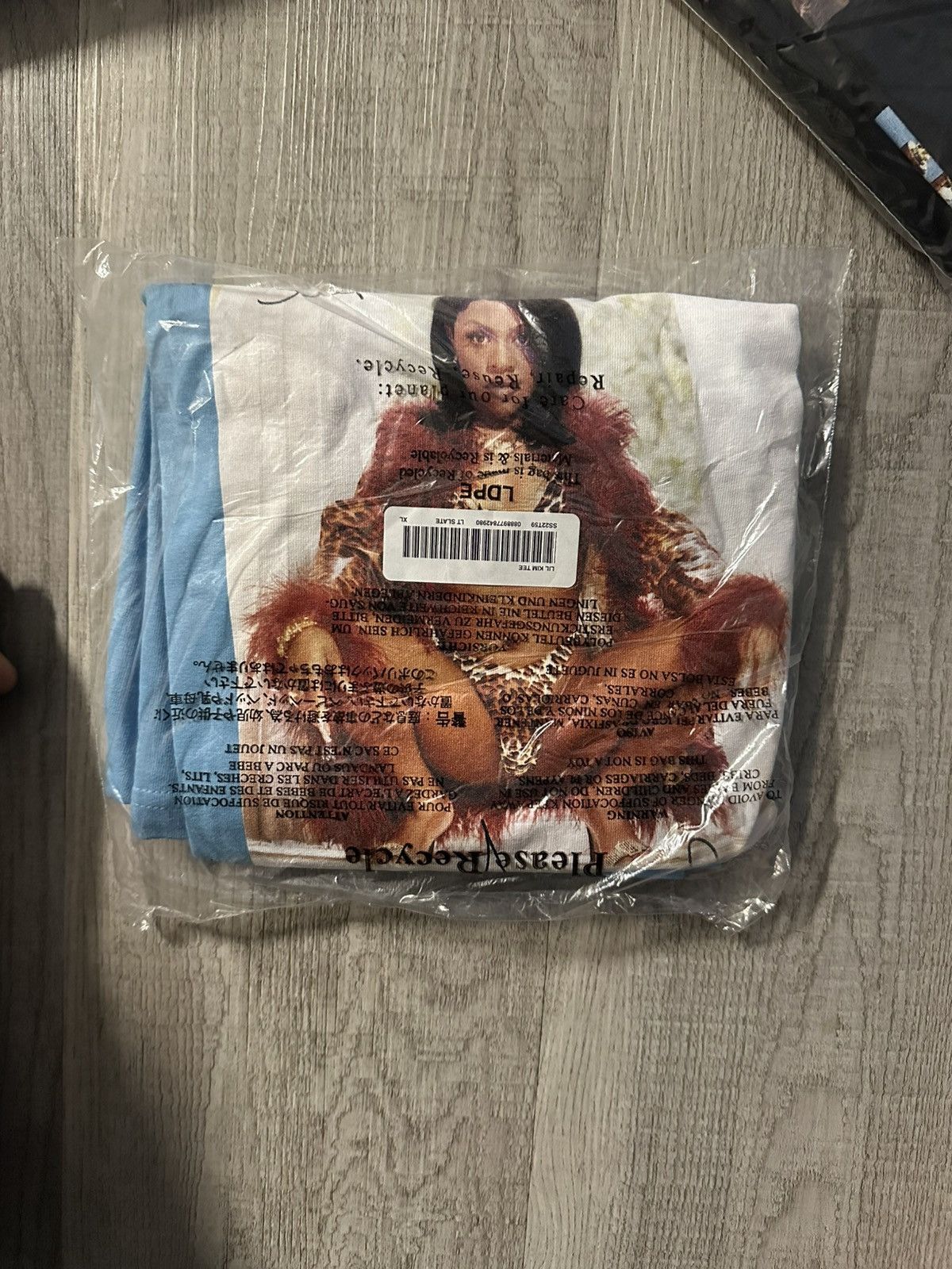 Supreme Supreme “Lil Kim” Tee Size US XL / EU 56 / 4 - 1 Thumbnail