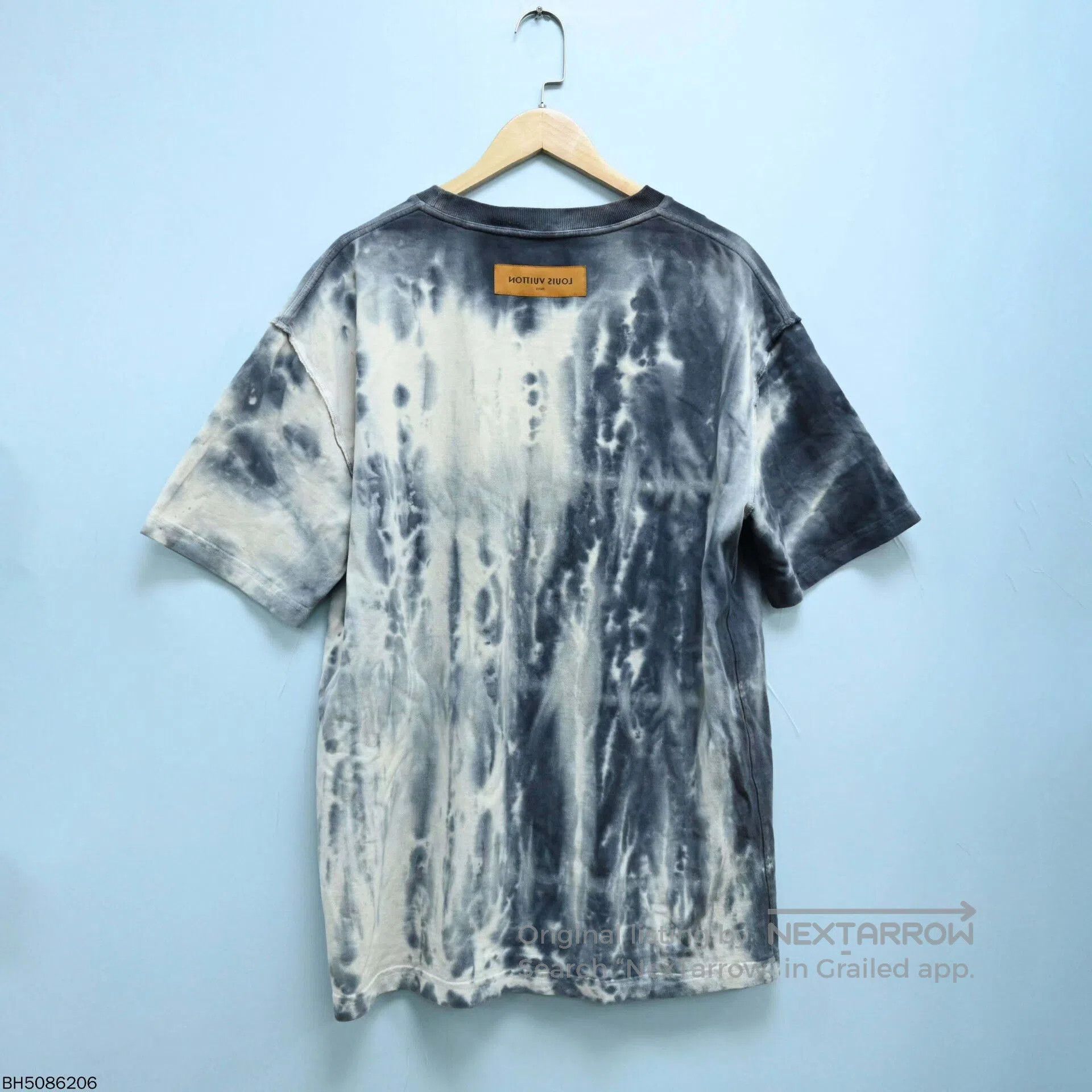 Louis Vuitton louis vuitton short sleeve graphic t-shirt. Size US XL / EU 56 / 4 - 2 Thumbnail