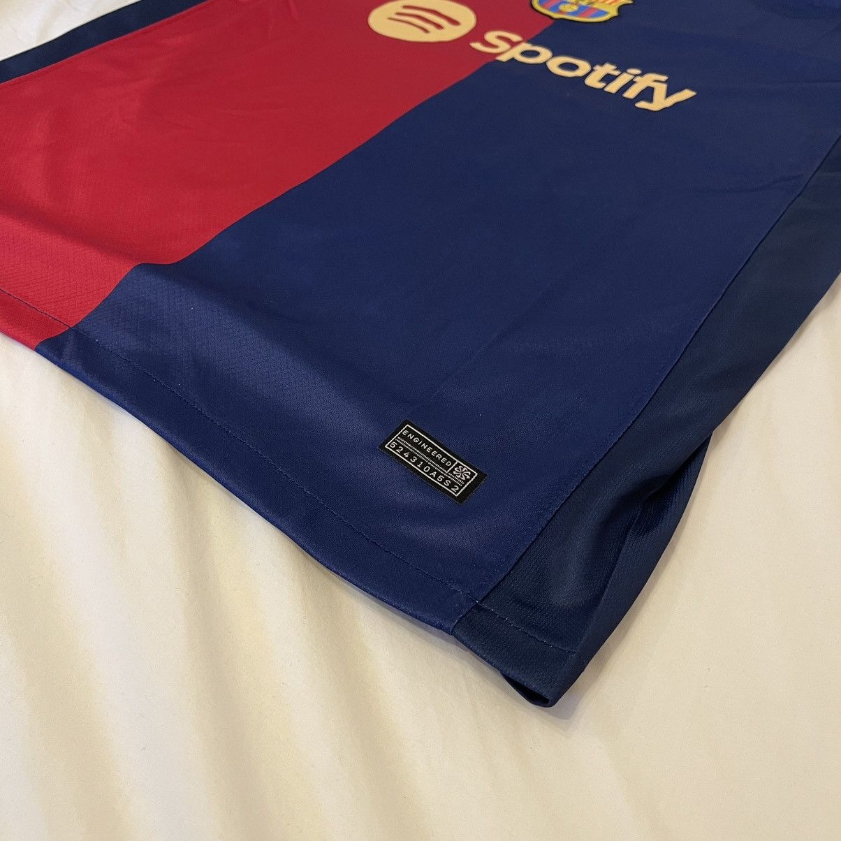 Nike Lamine yamal barcelona jersey size L Size US L / EU 52-54 / 3 - 2 Thumbnail