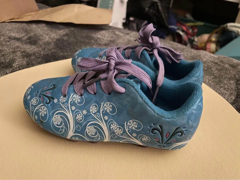 Designer Vizari sz. 9 Girls Soccer Cleats Size ONE SIZE - 3 Thumbnail