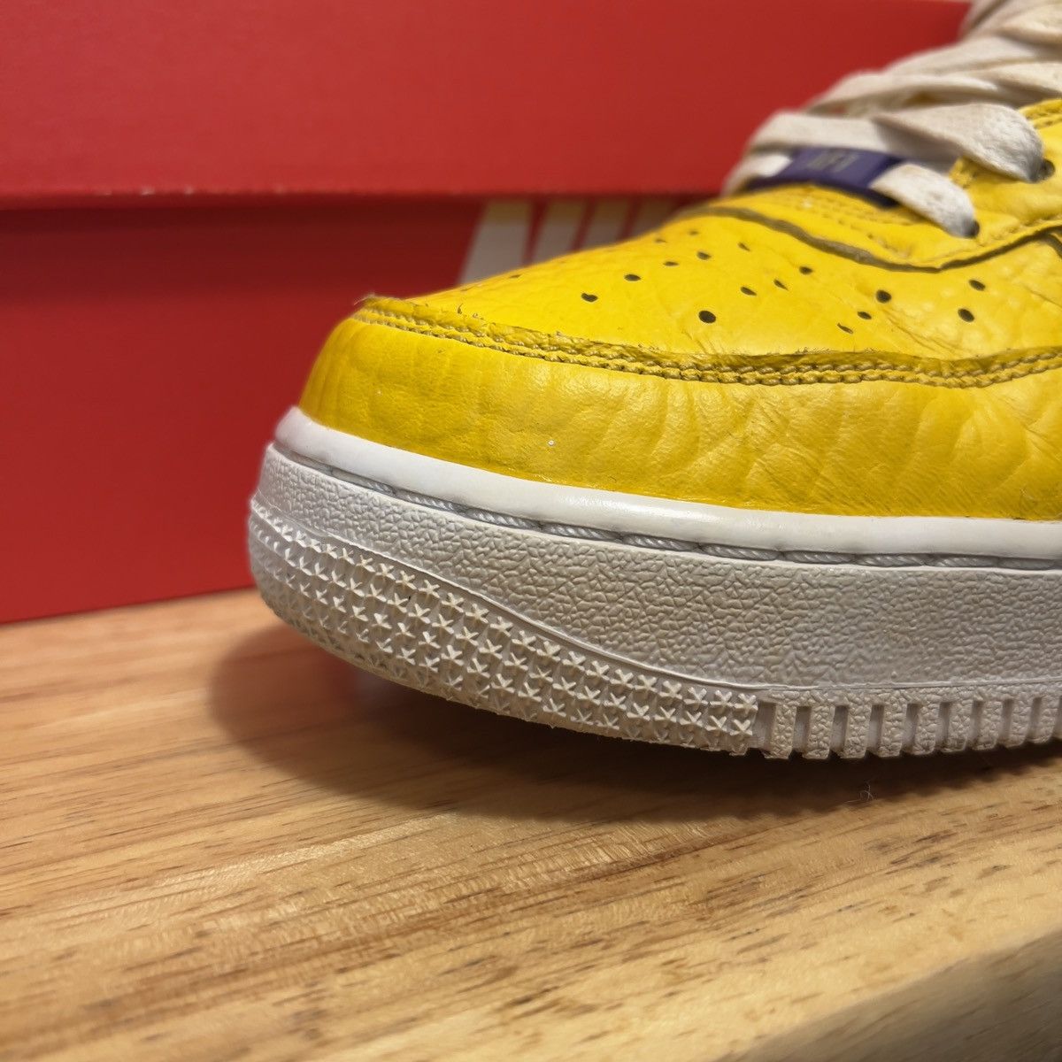 NBA × Nike Nike ID Lakers Air Force 1 Mid Size US 8 / EU 41 - 4 Thumbnail