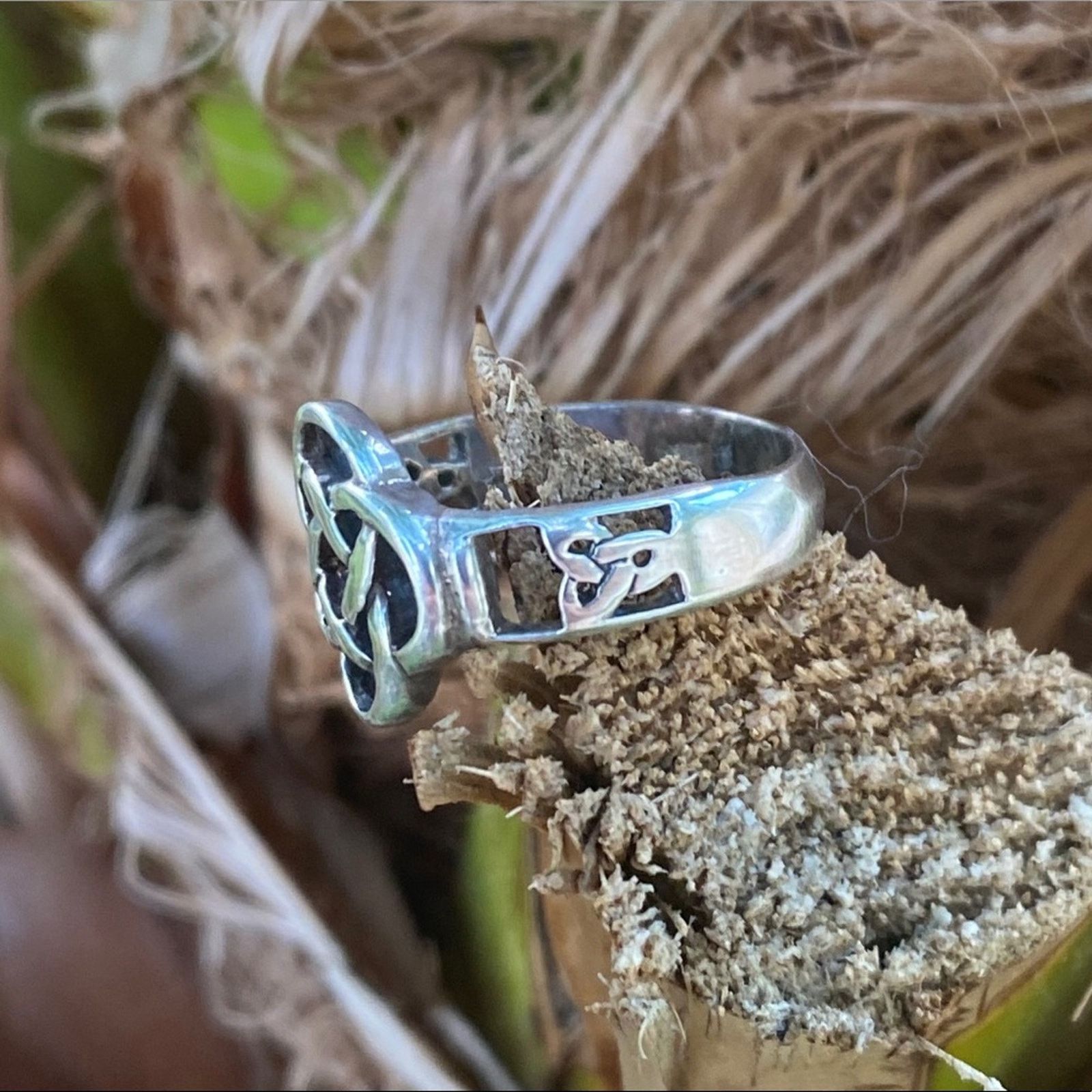 The Unbranded Brand Sterling Silver Celtic Knot Ring Size 7 Size ONE SIZE - 3 Thumbnail