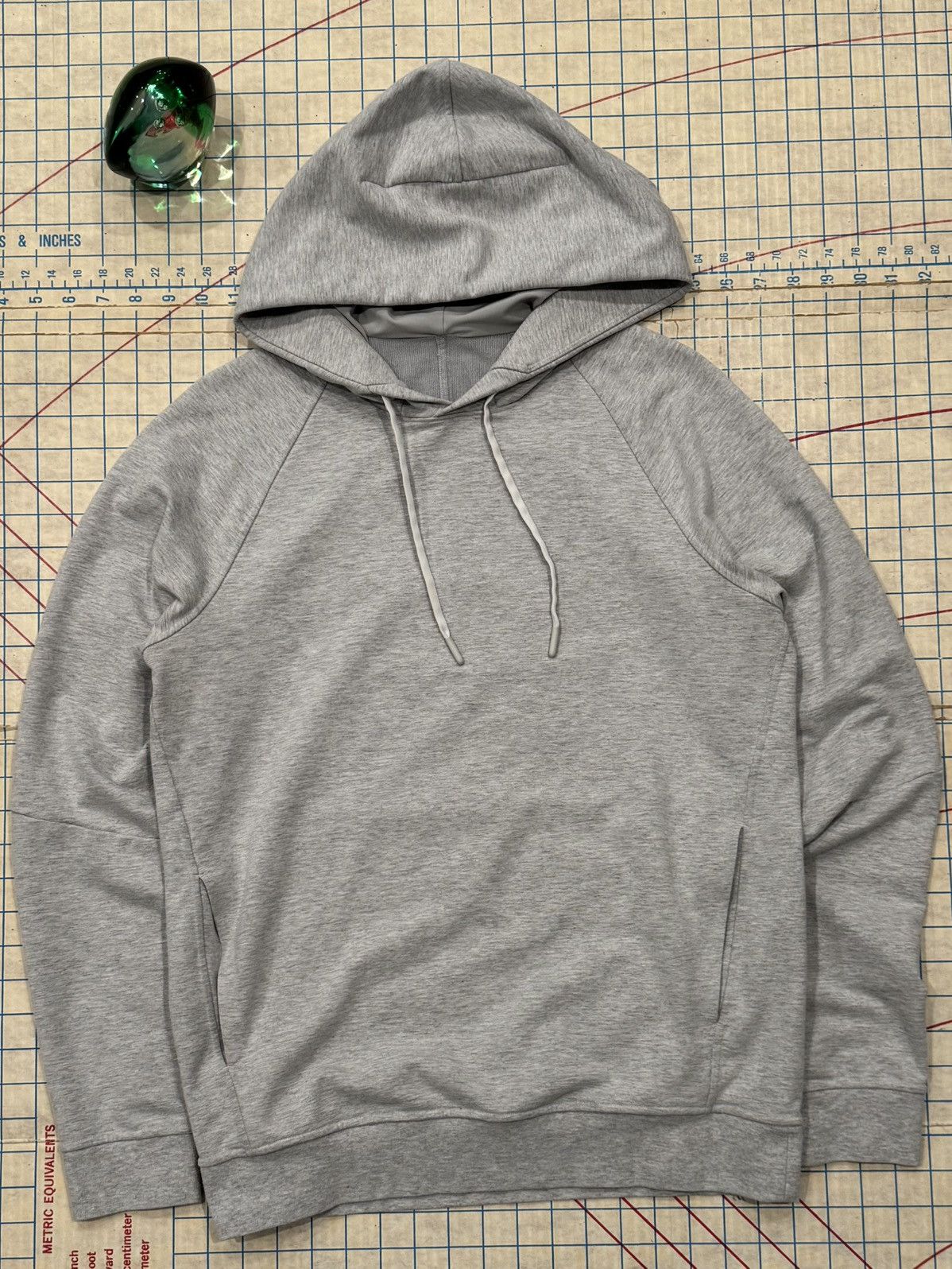Lululemon Lululemon Pull Over Hoodie Heather Gray Mens Size Small Size US S / EU 44-46 / 1 - 2 Thumbnail