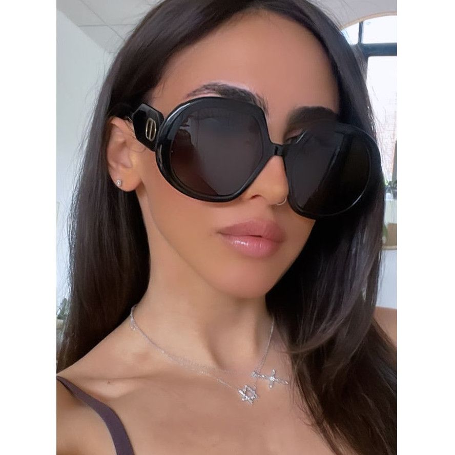 image of New Dior Bobby R1U Oversized Sunglasses In Black, Women's