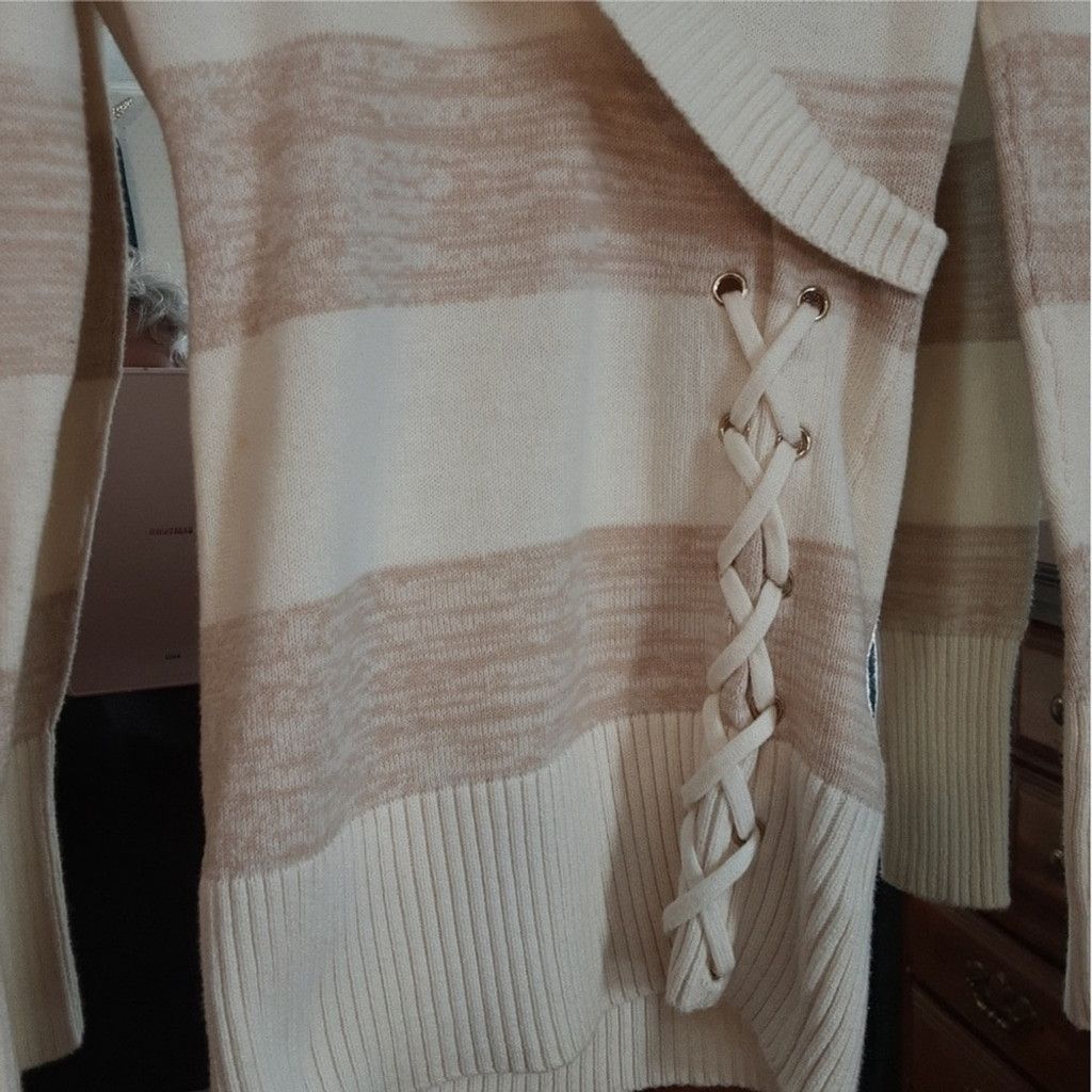 Guess Guess Women's Fitted Beige + Cream Striped Crossover Collar Size XS / US 0-2 / IT 36-38 - 2 Thumbnail