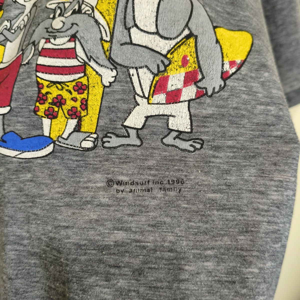 Vintage Vintage 1990s Looney Tunes Windsurf Graphic t-shirt Size US M / EU 48-50 / 2 - 4 Thumbnail