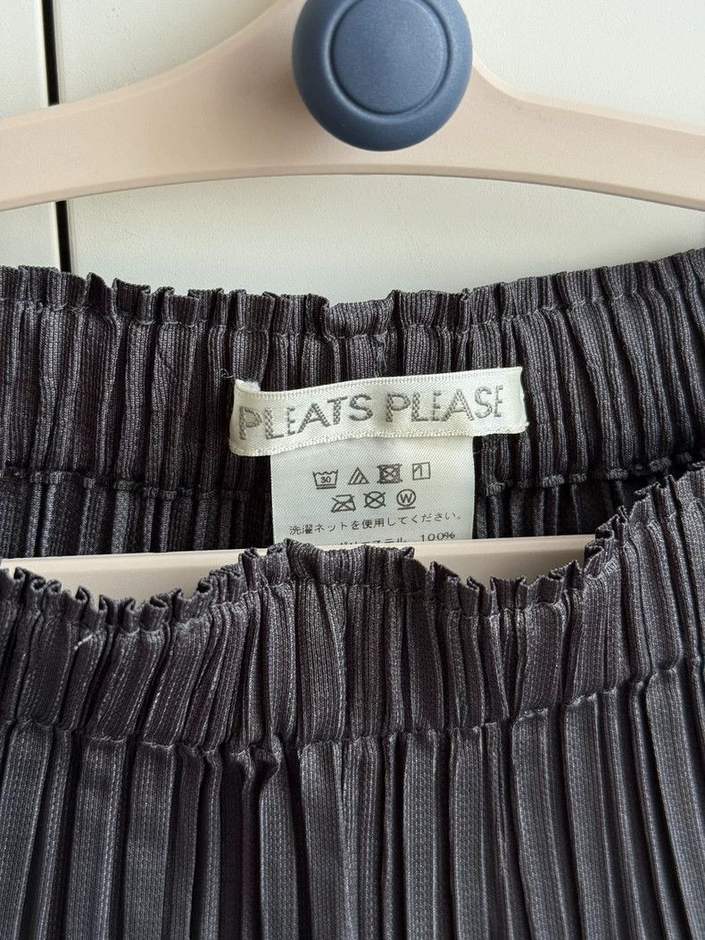 Issey Miyake Issey Miyake size:1 Dark grey puff series pleated casual p Size 22" - 2 Thumbnail