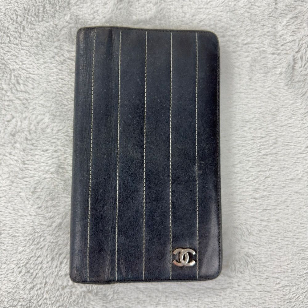 Chanel Chanel CC Long Bifold Black Leather Wallet Embroidered Size ONE SIZE - 1 Thumbnail