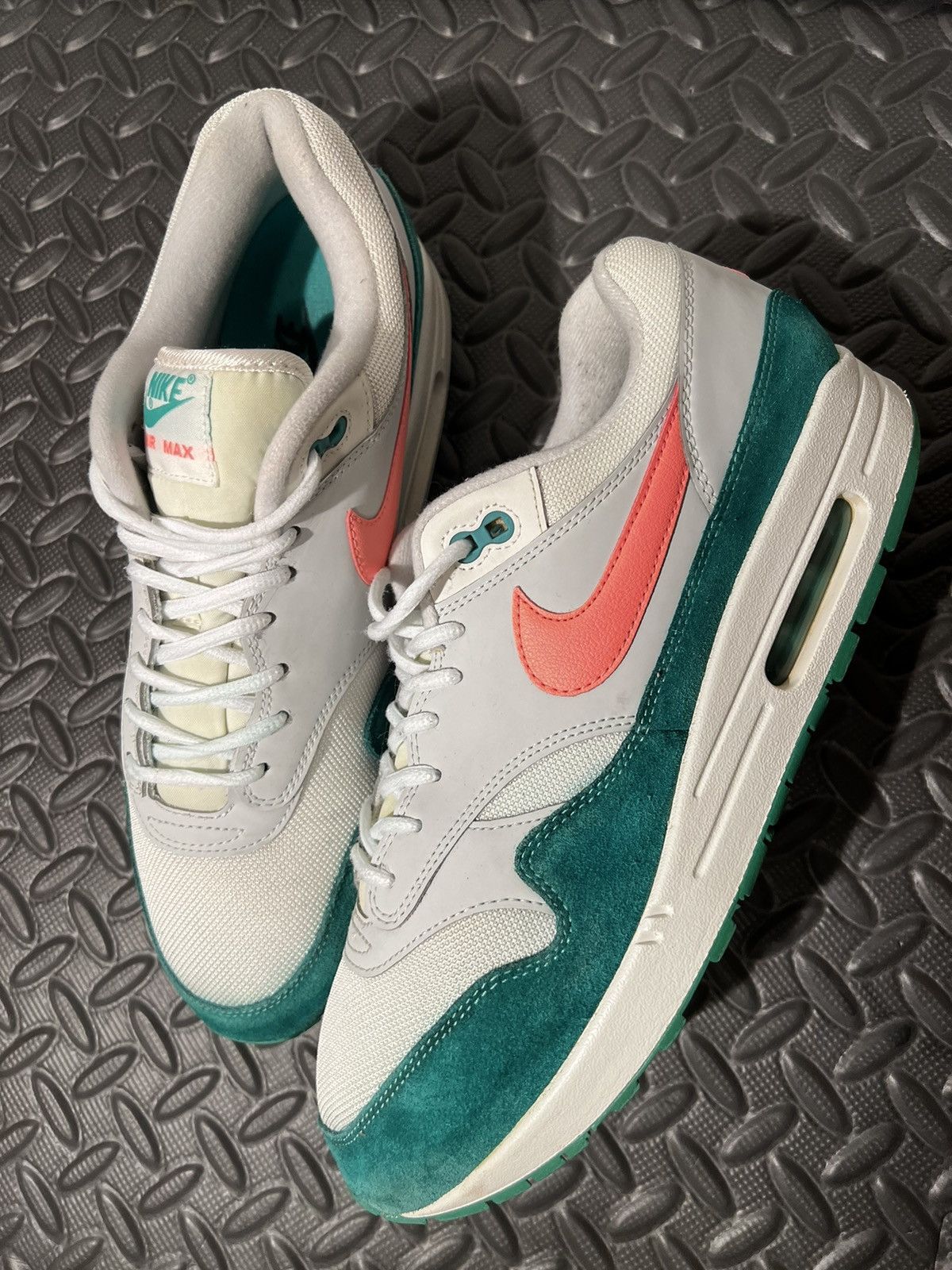 Nike RARE Nike Air Max 1 Watermelon size 11 Mens Shoes 2018 Size US 11 / EU 44 - 2 Thumbnail