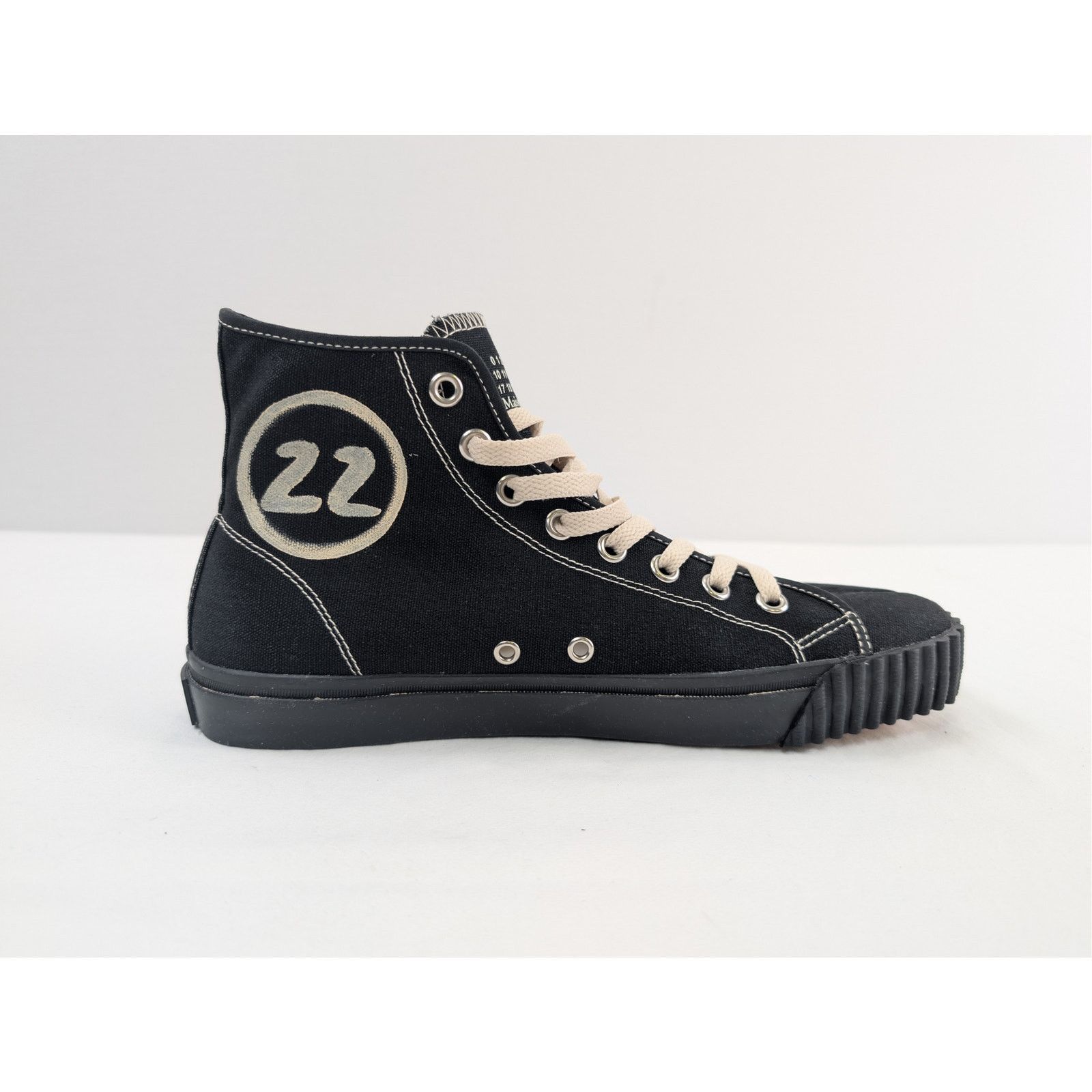 Maison Margiela o1rshd1 Q:2 / Tabi High Top Sneakers in Black/Beige Size US 10.5 / EU 43-44 - 1 Thumbnail